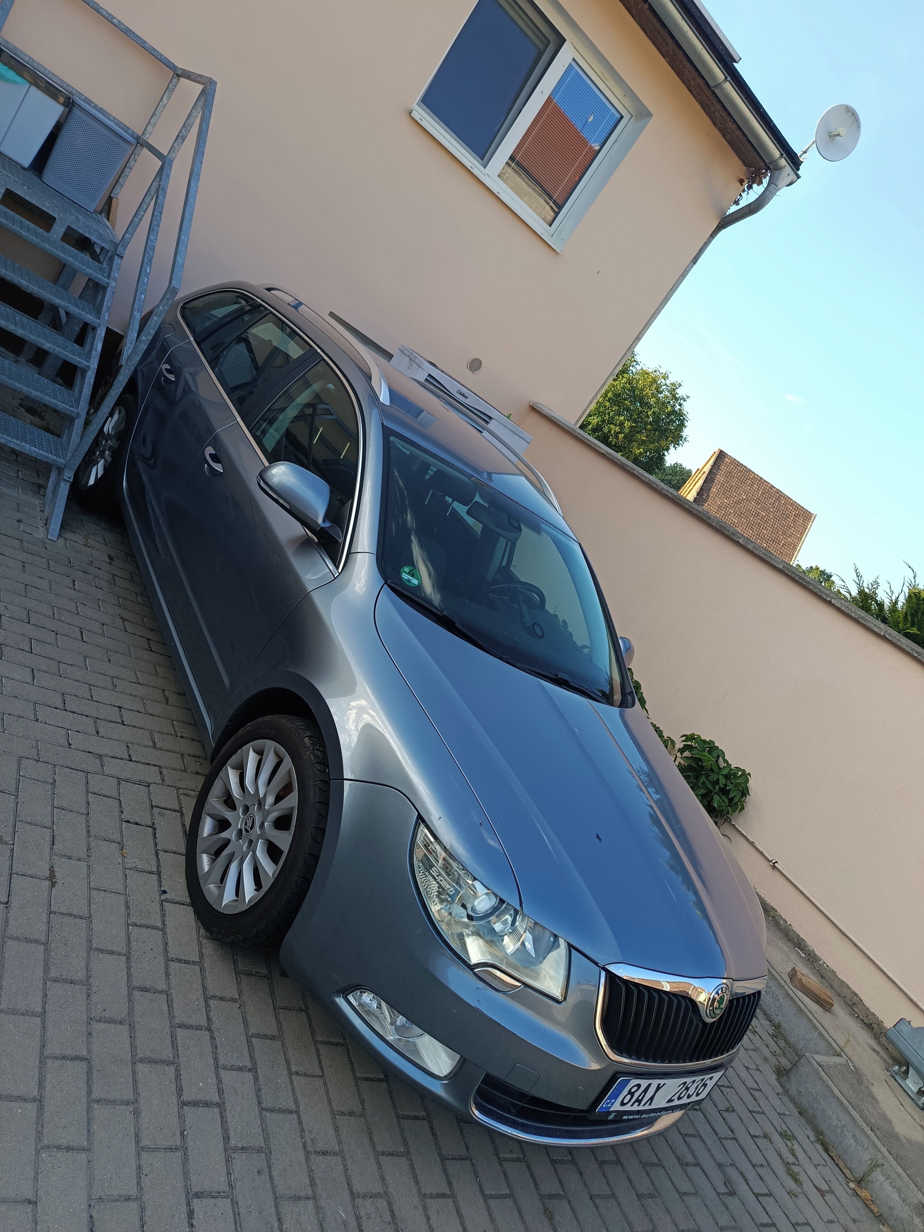 Škoda Superb, 2,0 TDi - fotka 2