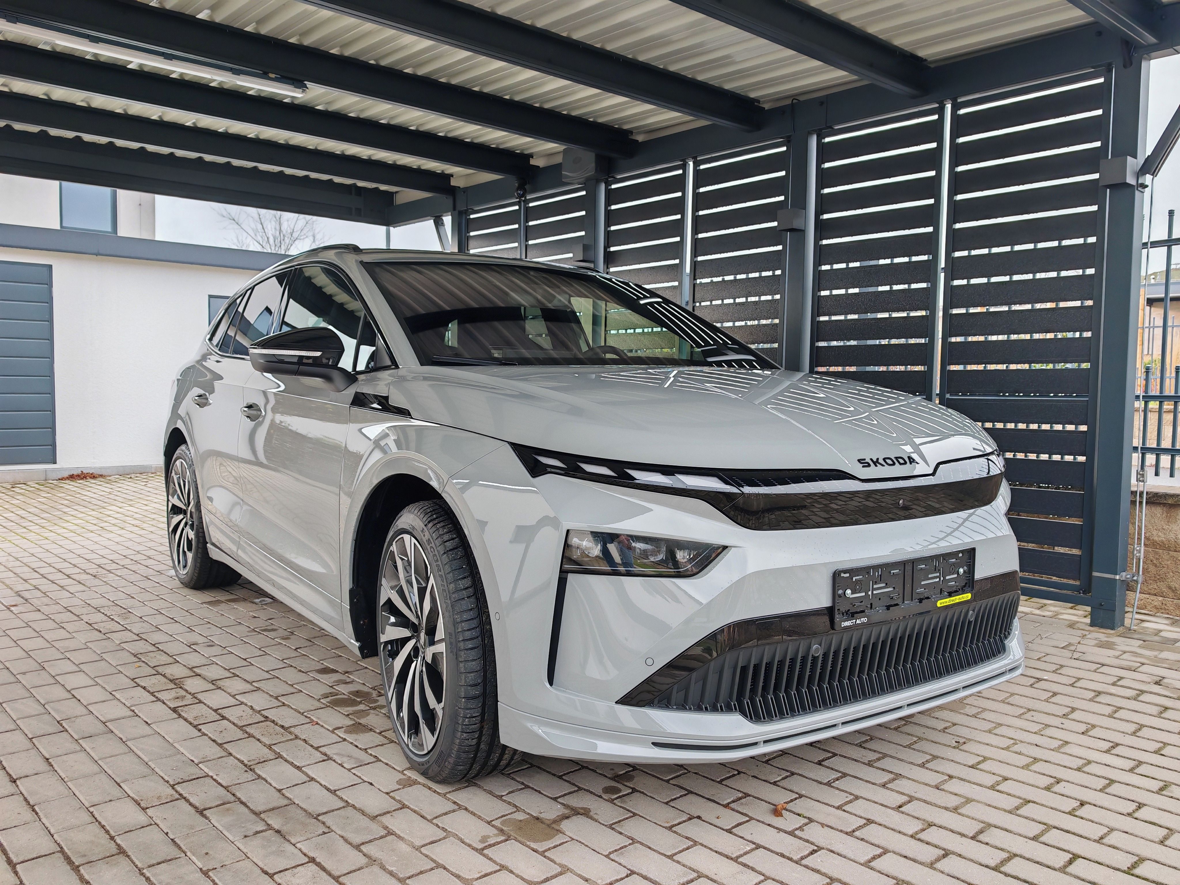 Škoda Enyaq, Sportline, max paket, 21" kola - fotka 2
