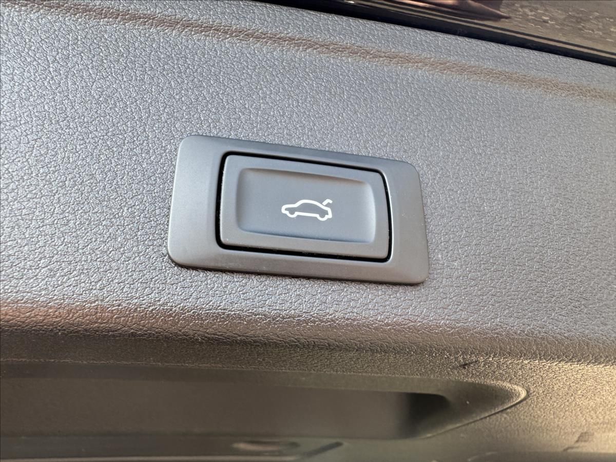 Audi A4, 2,0 TDI,Automat,Led,Kamery - fotka 6