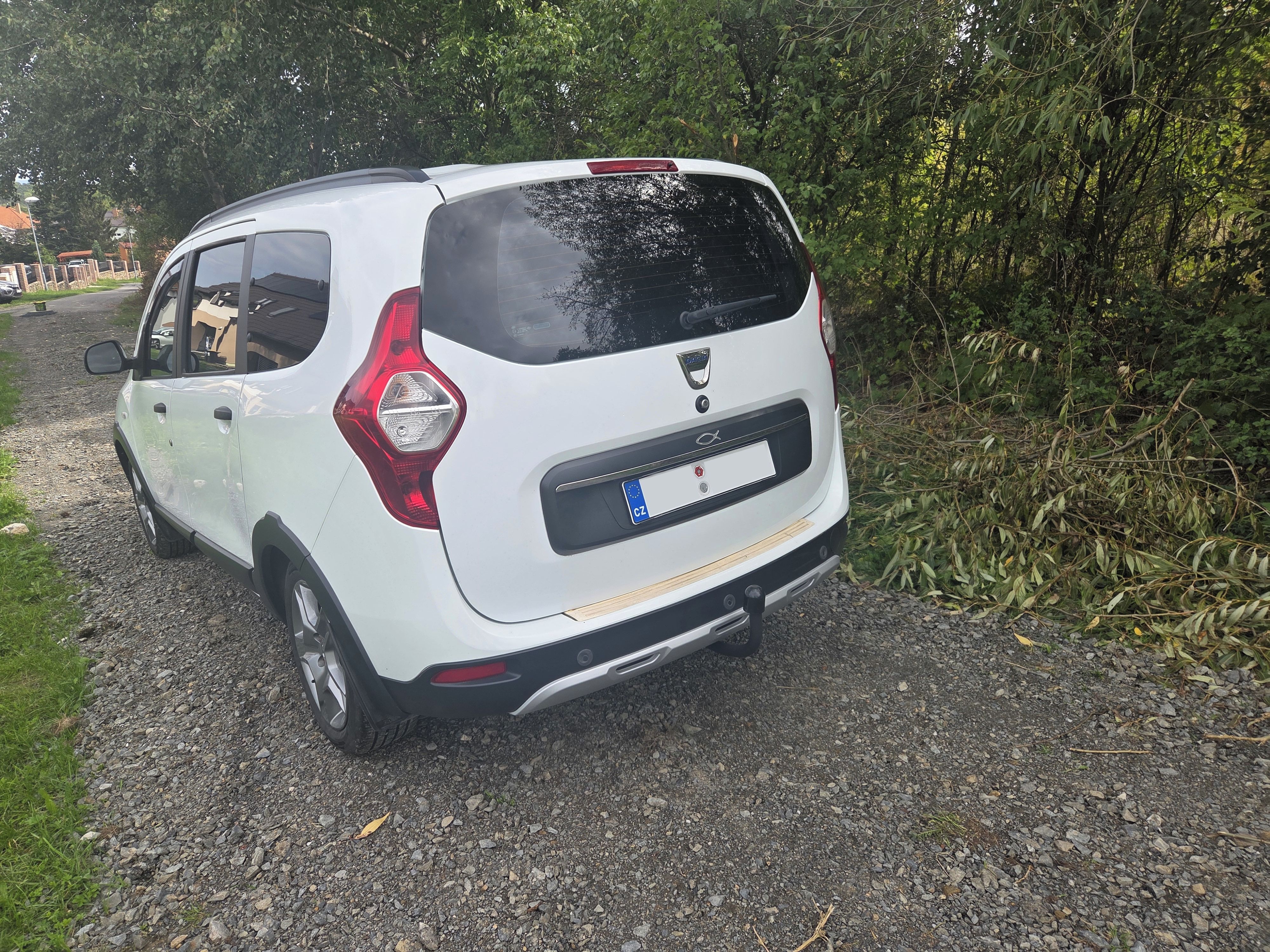 Dacia Lodgy, 1.6 SCe Stepway 7 míst - tažné - fotka 5