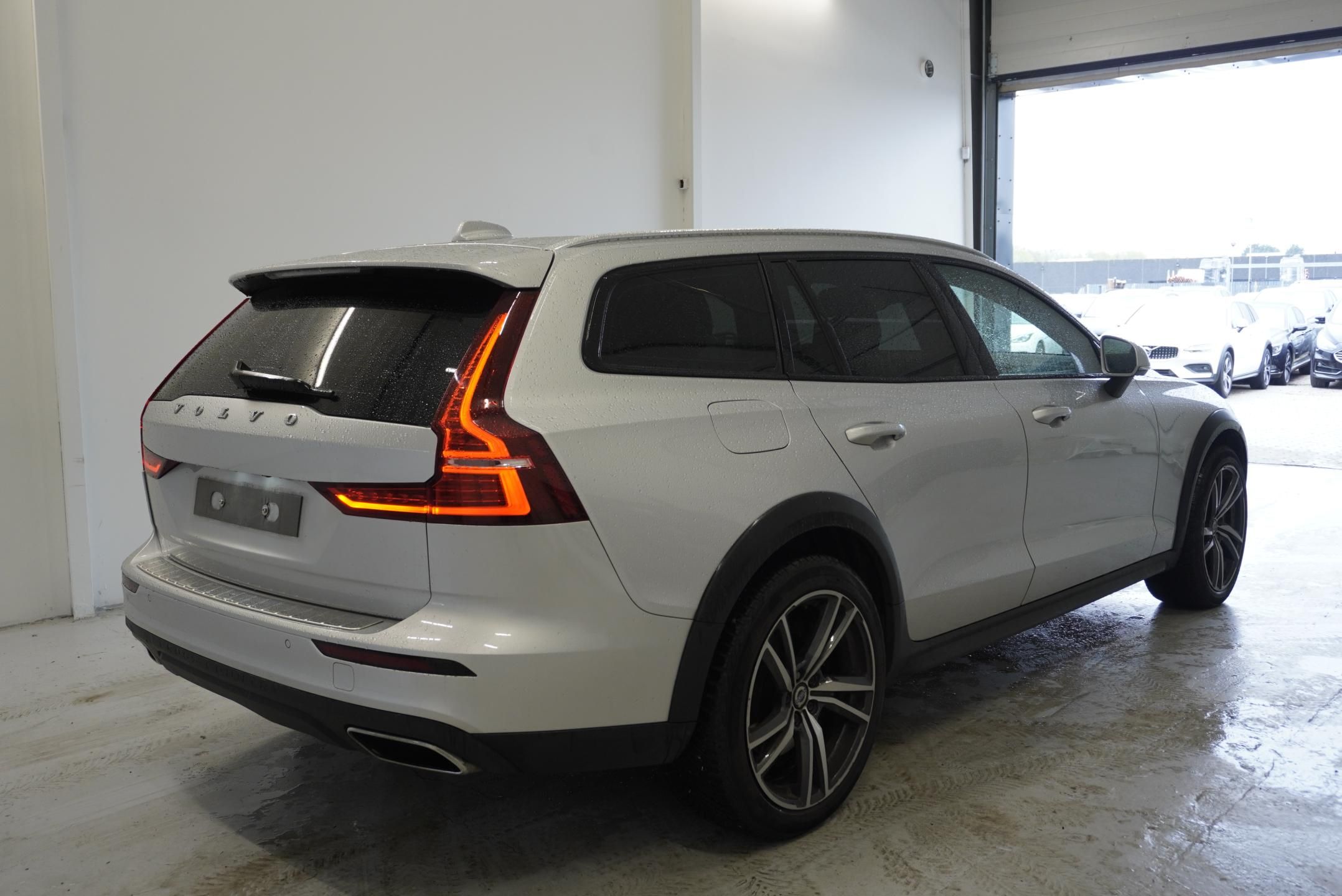 Volvo V60, CROSS COUNTRY D4 POLESTAR 4X4 - fotka 5