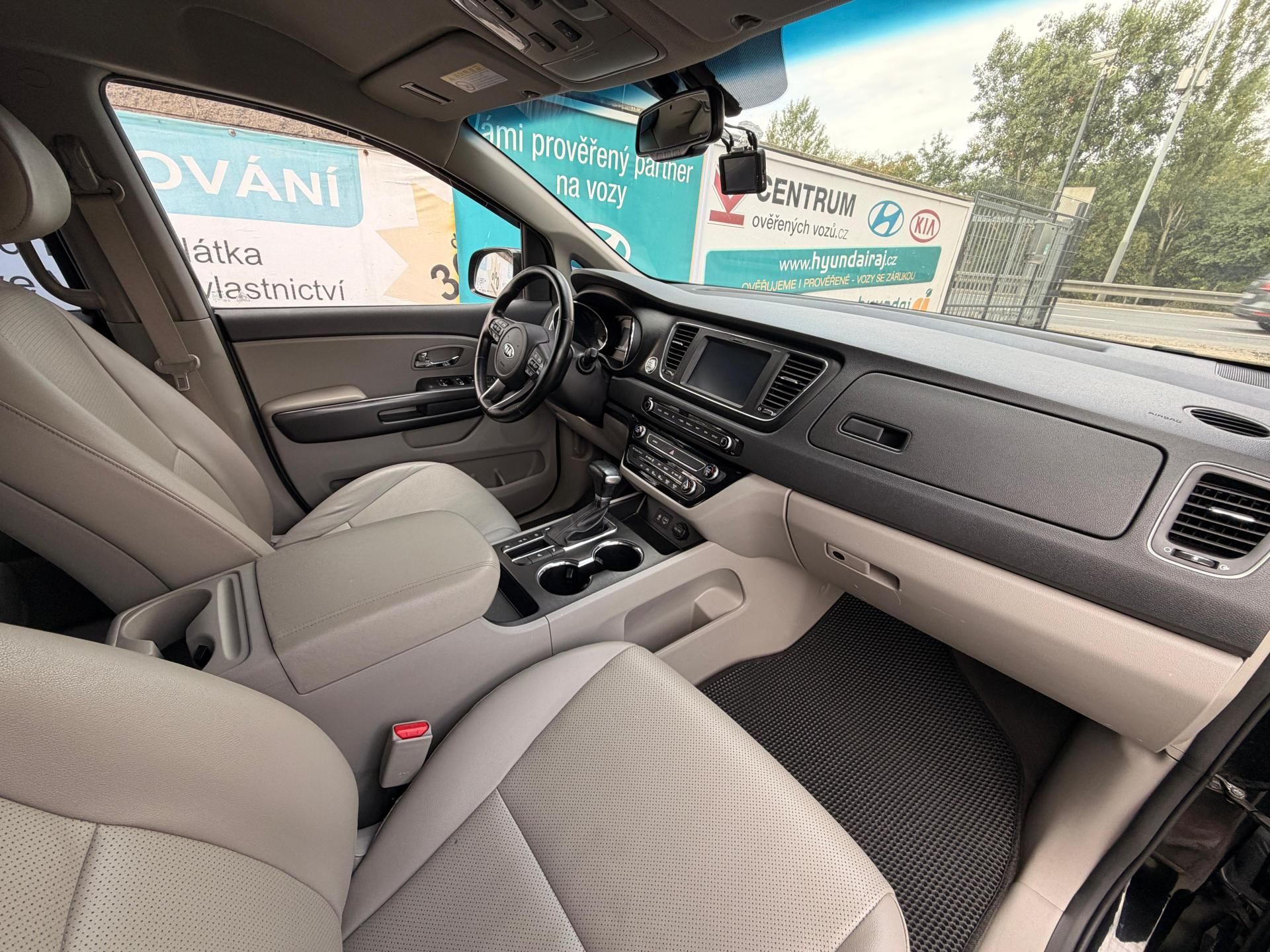 Kia Carnival - fotka 6