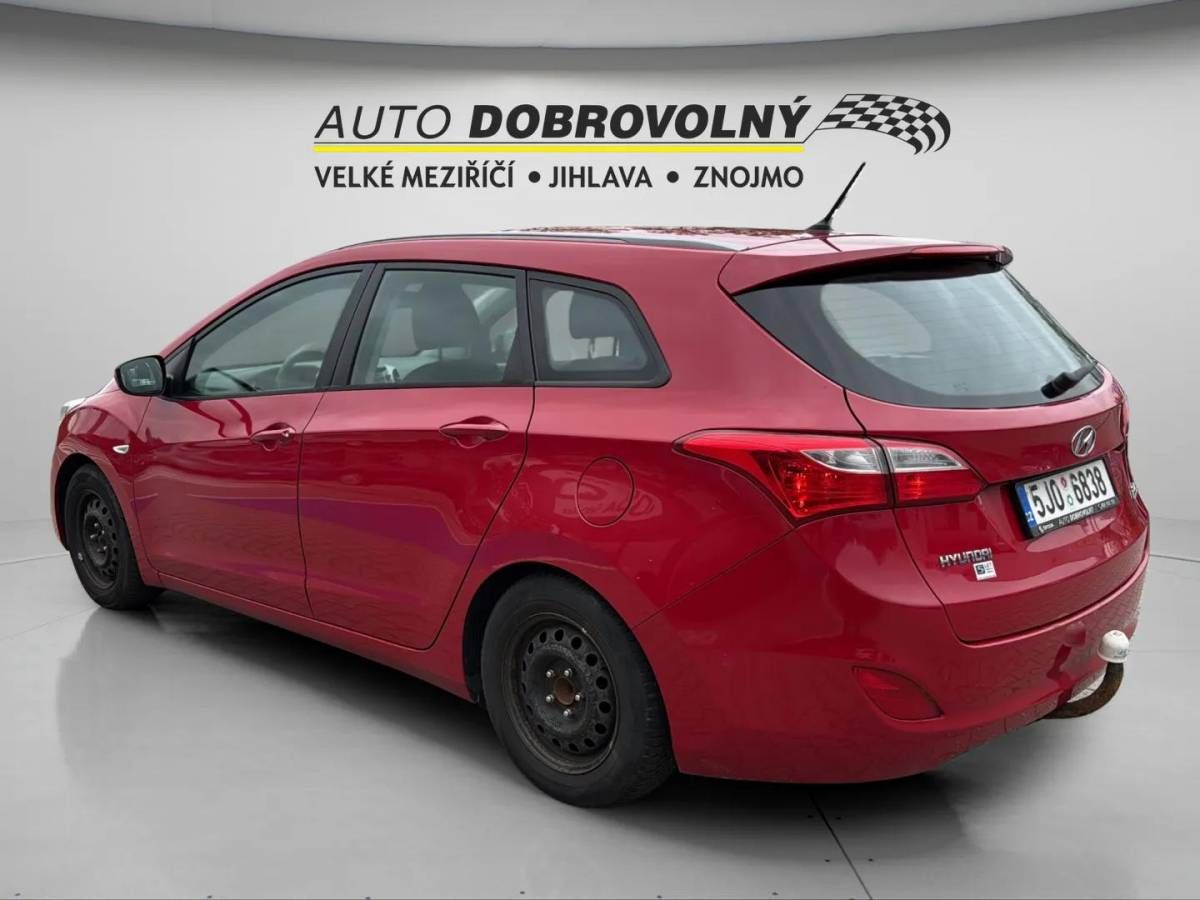 Hyundai i30, Hyudai 1.6i  MT6 (88kW/120k)/6 - fotka 4