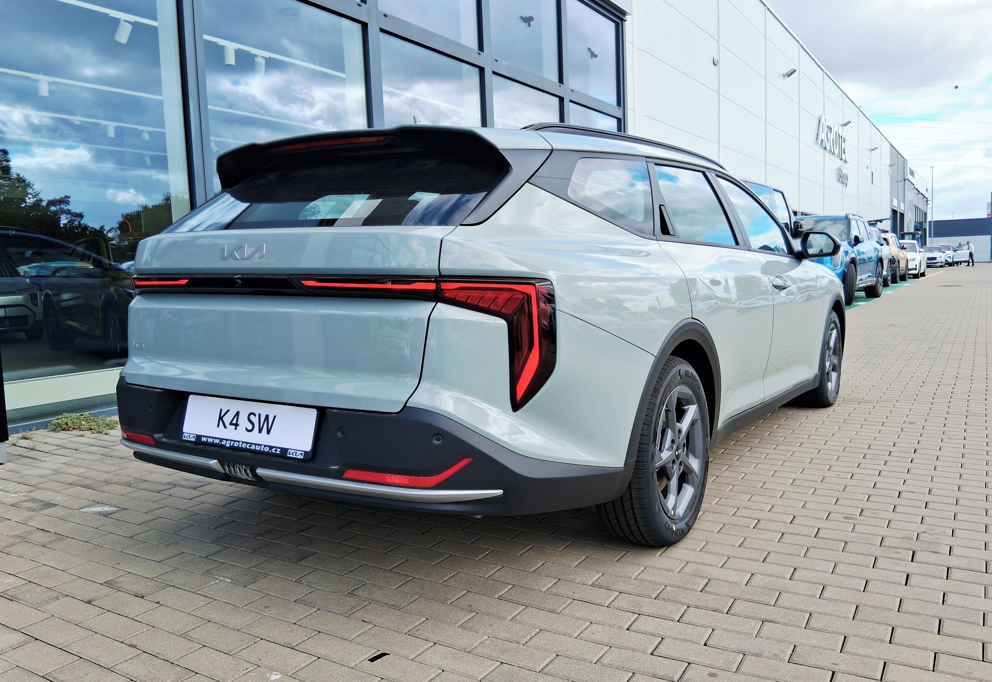 Kia K4, 1,0 T-GDi 115k/85 kW 7DCT SPIN - fotka 4