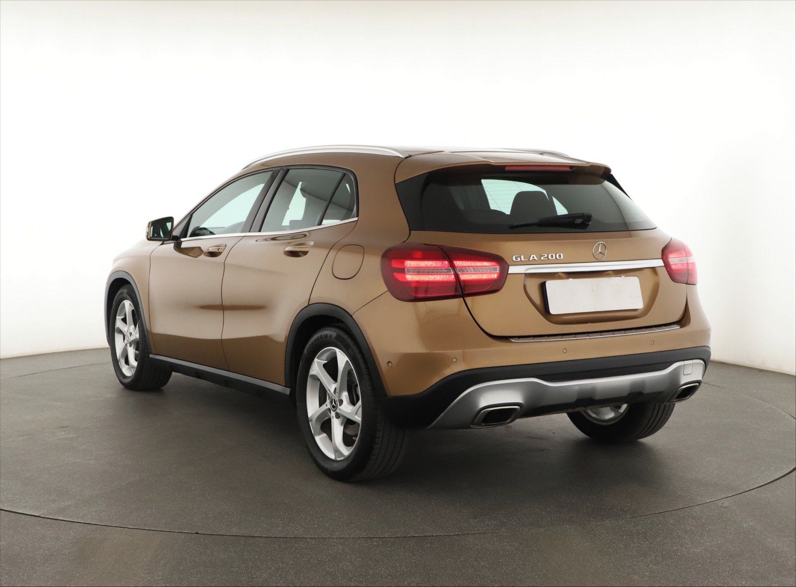 Mercedes-Benz GLA, 200, Style, Kůže - fotka 4