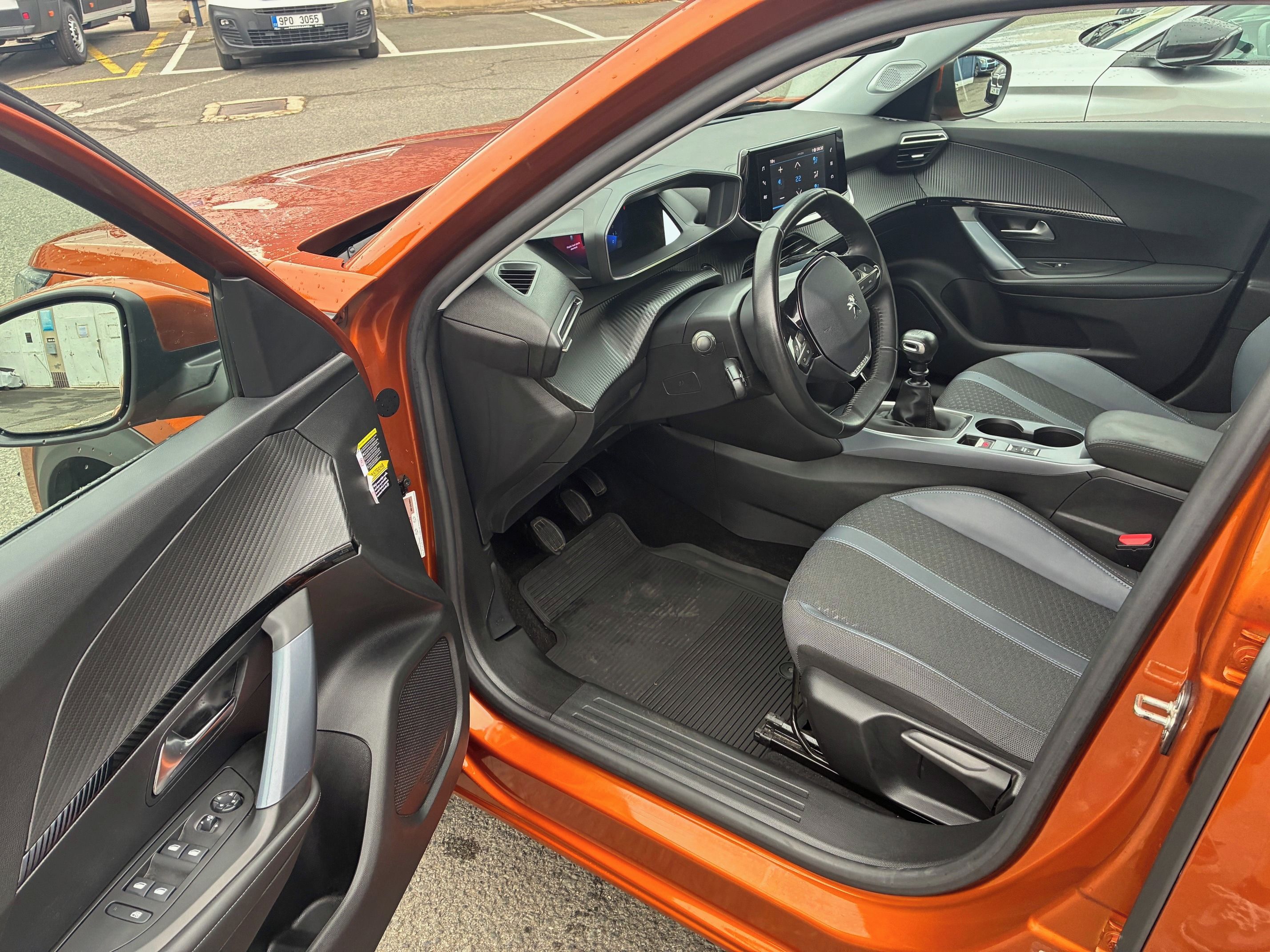 Peugeot 2008, 1,5 BlueHDi Allure 100k MAN6 - fotka 5