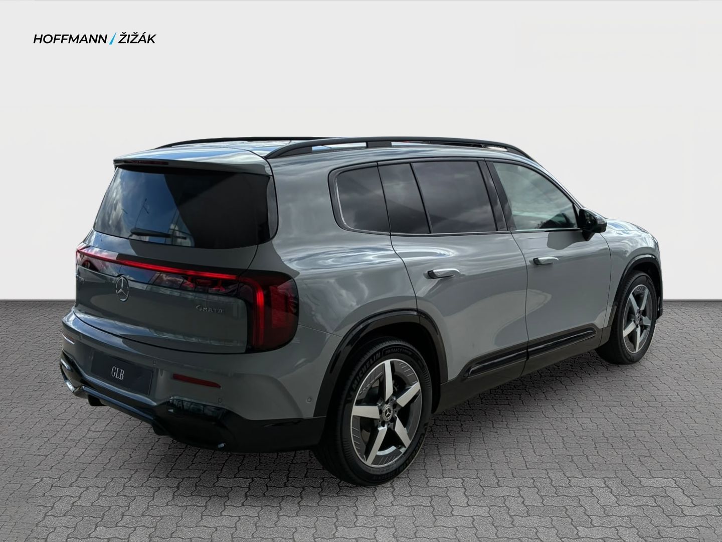 Mercedes-Benz GLB, 220 4MATIC - fotka 4