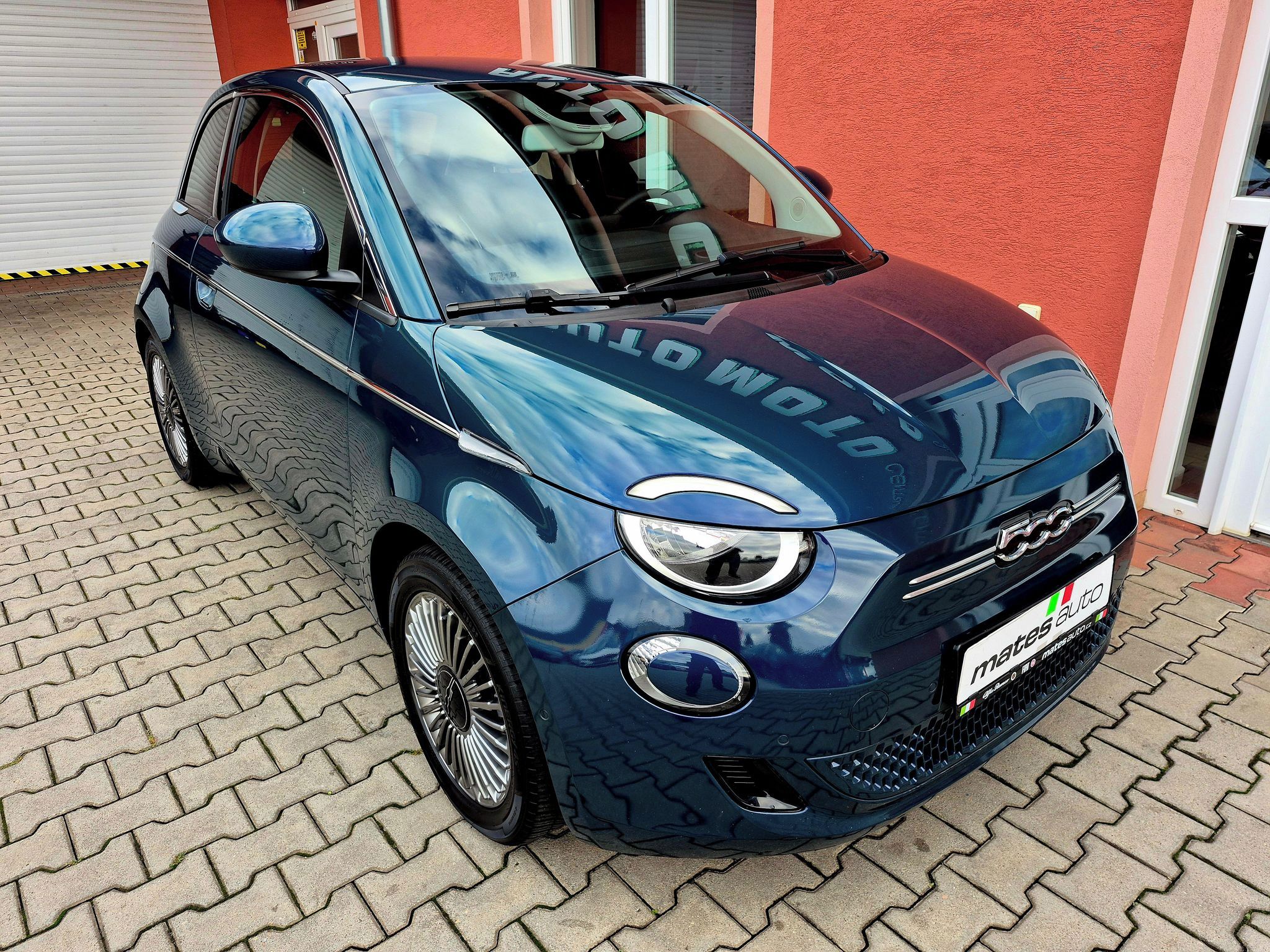 Fiat 500E, 42kwh 87KW ICON (ODPOČET DPH) - fotka 4