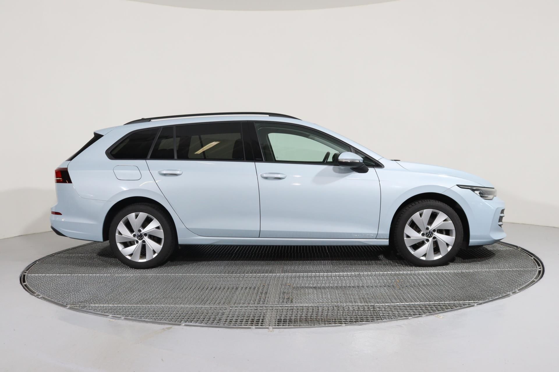 Volkswagen Golf Variant, Life 1,5 TSI / LED, ACC, VIRT. - fotka 3