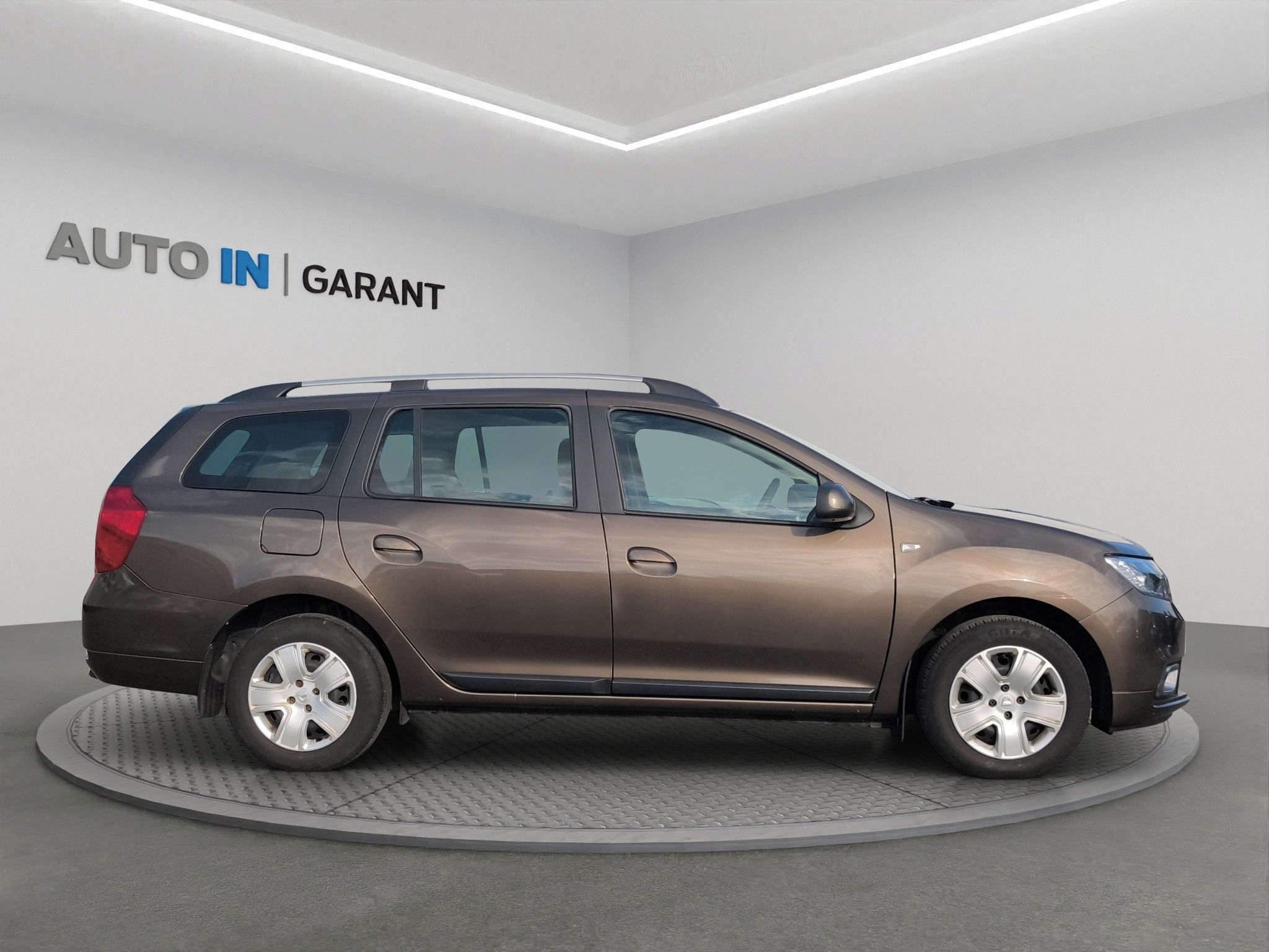 Dacia Logan, MCV 1.0 54kW, ČR, 1. Maj., Kli - fotka 4