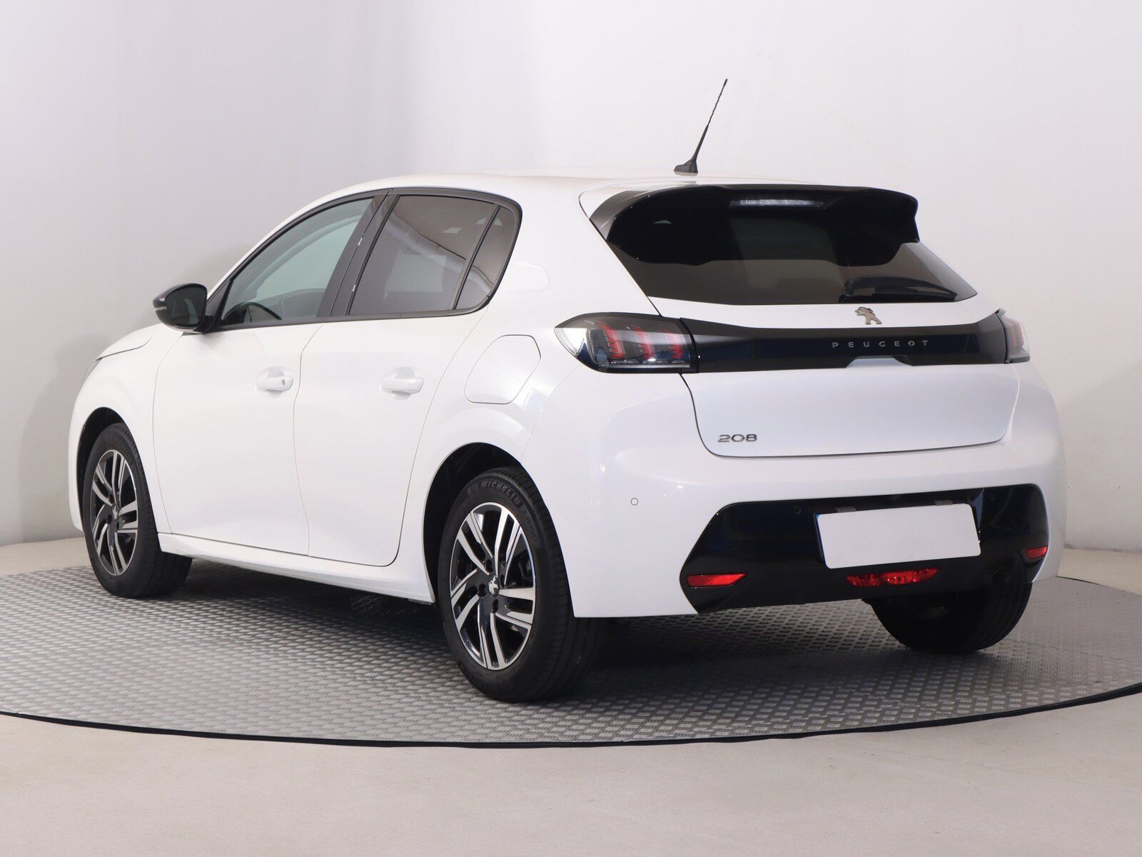 Peugeot 208, 1.2 PureTech, Automat - fotka 4