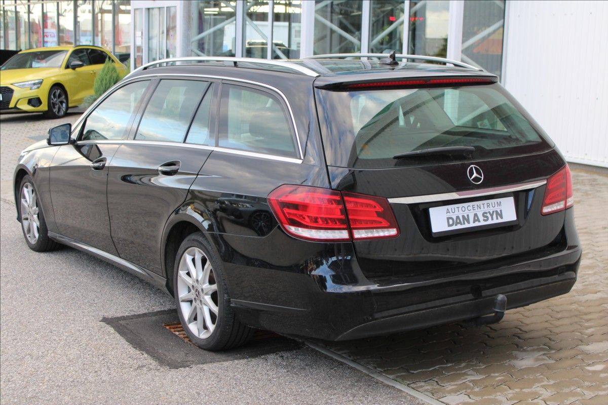 Mercedes-Benz Třídy E, 2,1 200 BLUETEC At. - fotka 4