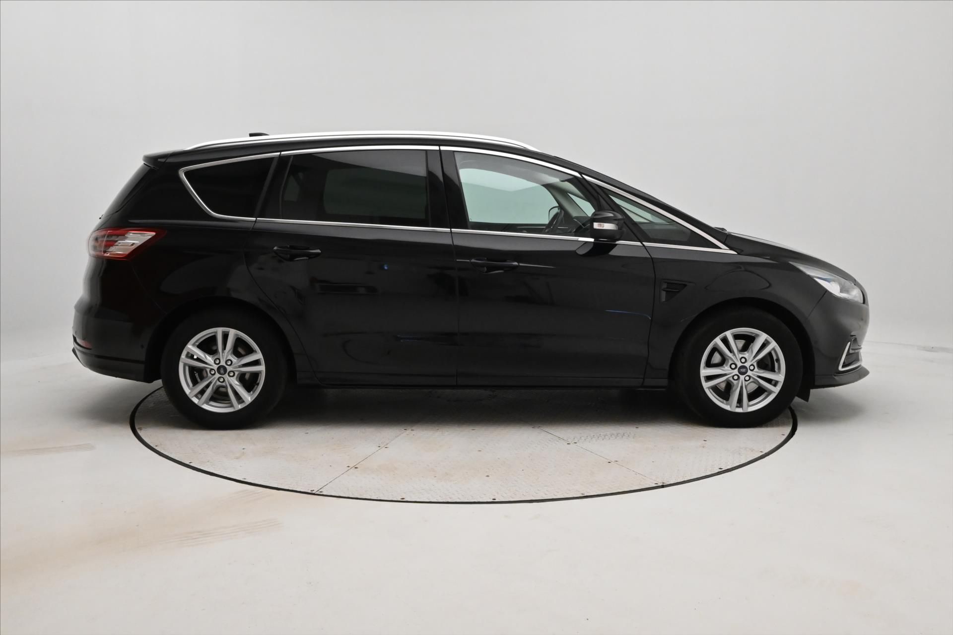 Ford S-MAX, 2,0 EcoBlue 140 kW AT8 Titaniu - fotka 4
