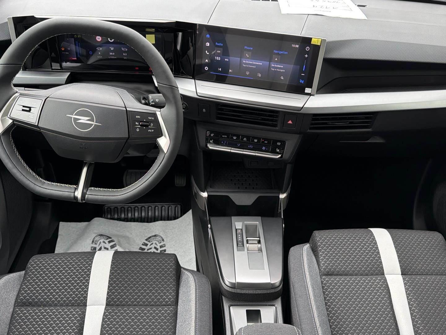 Opel Frontera, 1.2Hybrid Turbo 145k 107kW GS - fotka 4