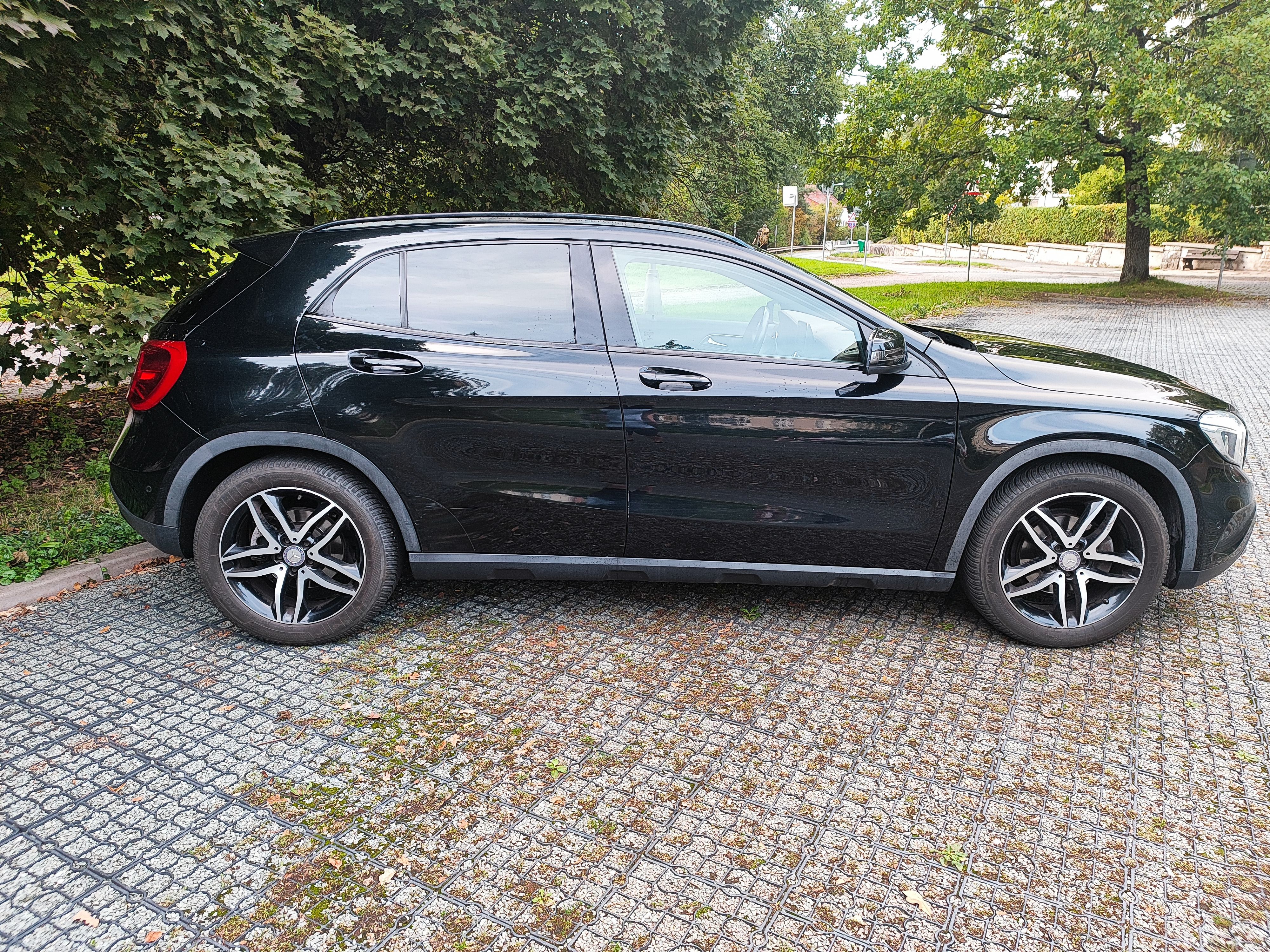 Mercedes-Benz GLA, 1,6 115 kW kůže, navi - fotka 5