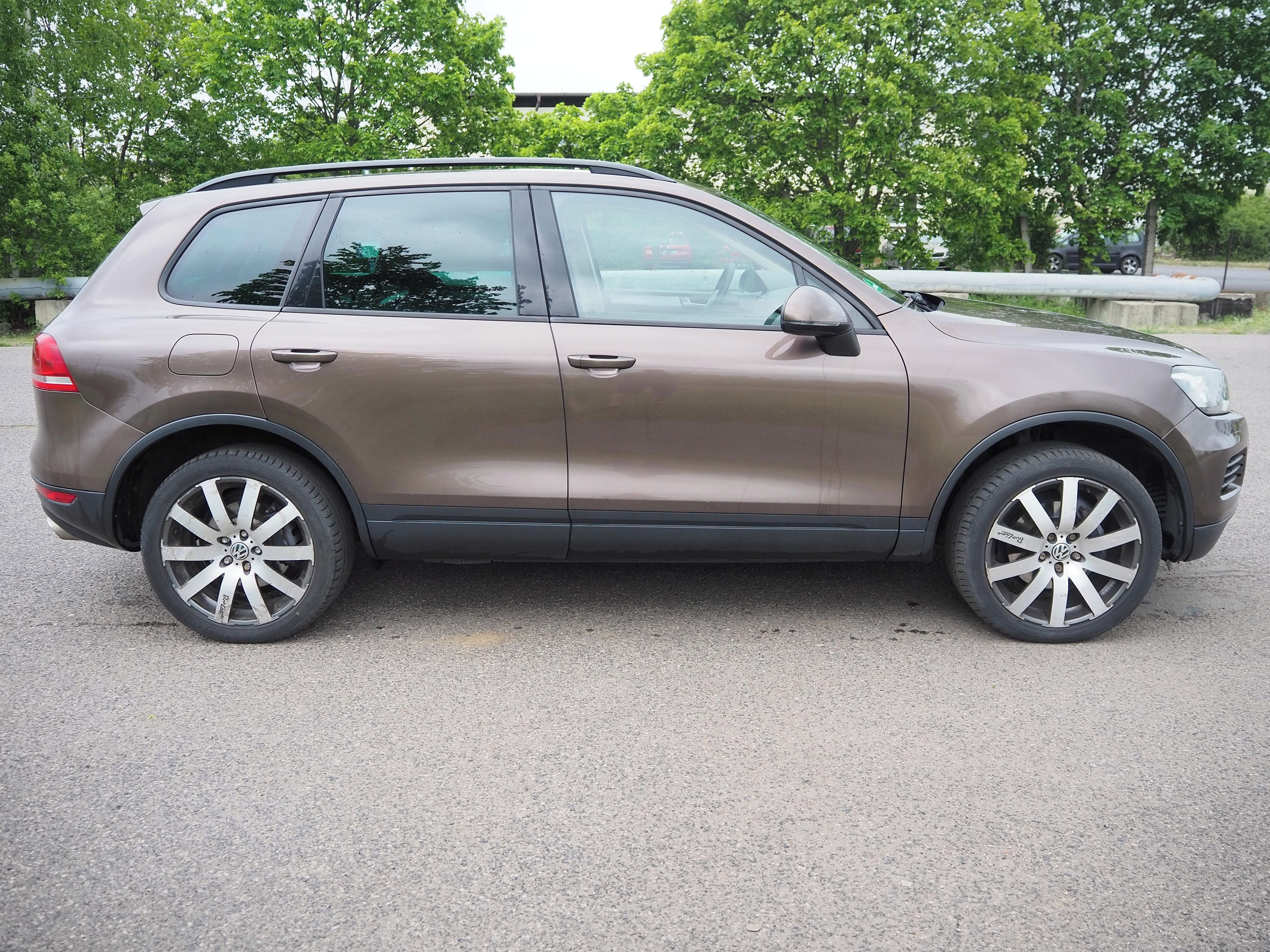 Volkswagen Touareg, 3.0 TDI KŮŽE,KLIMA, TZ - fotka 4
