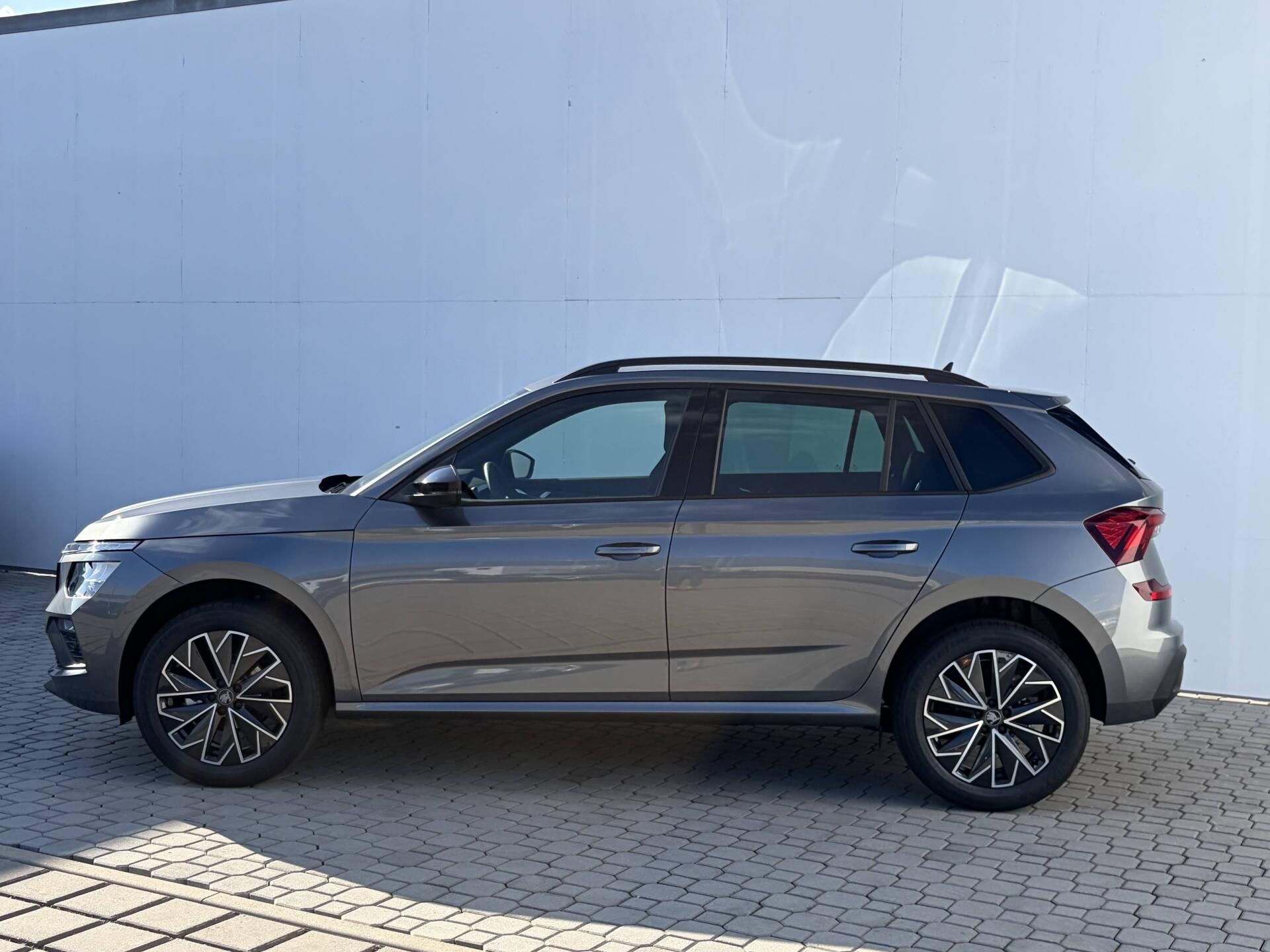 Škoda Kamiq, Dynamic 1,0 TSI 85 kW DSG 7  1 - fotka 2