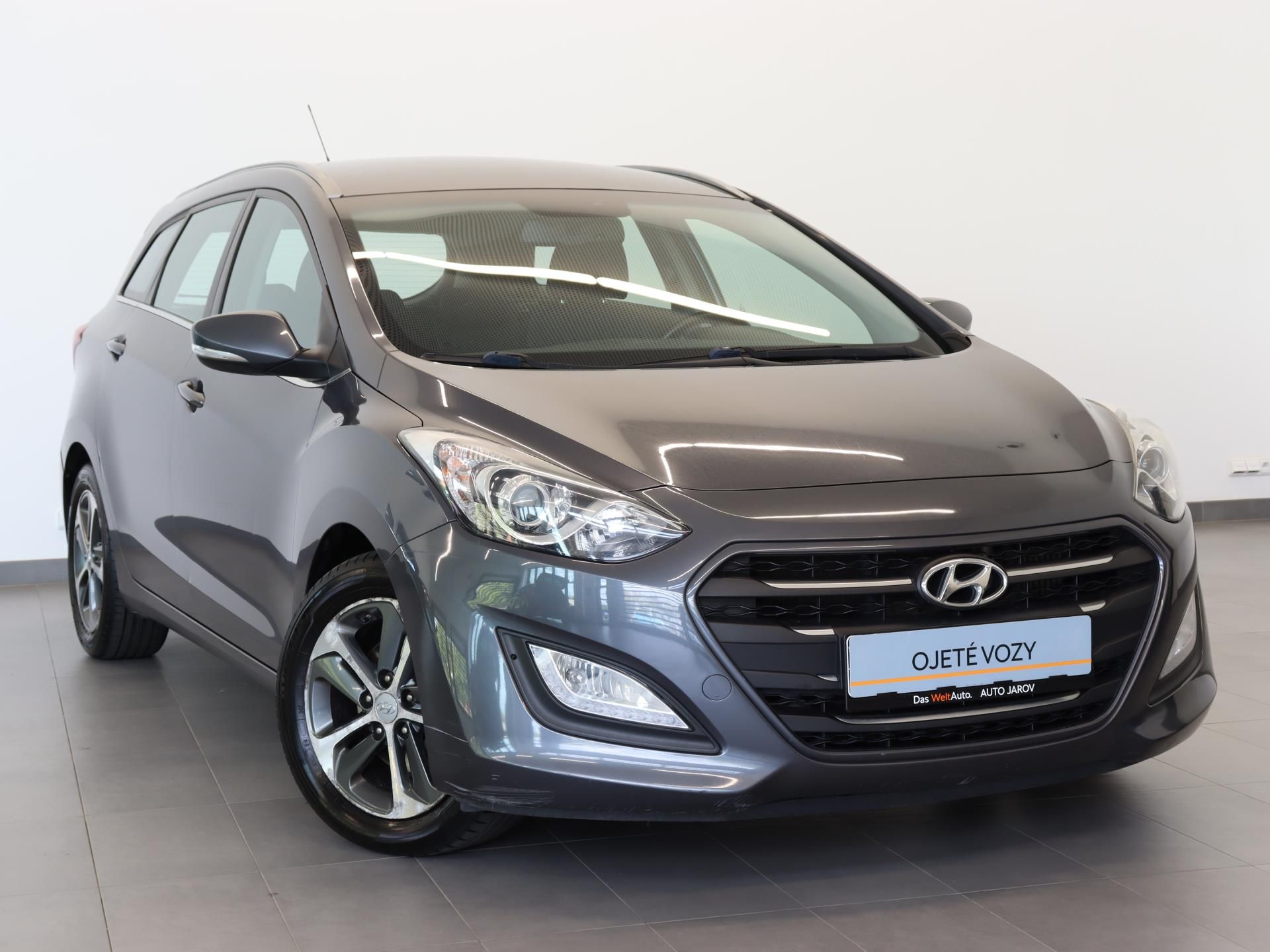 Hyundai i30, Combi 1.6 CRDi 81kW Trikolor - fotka 6