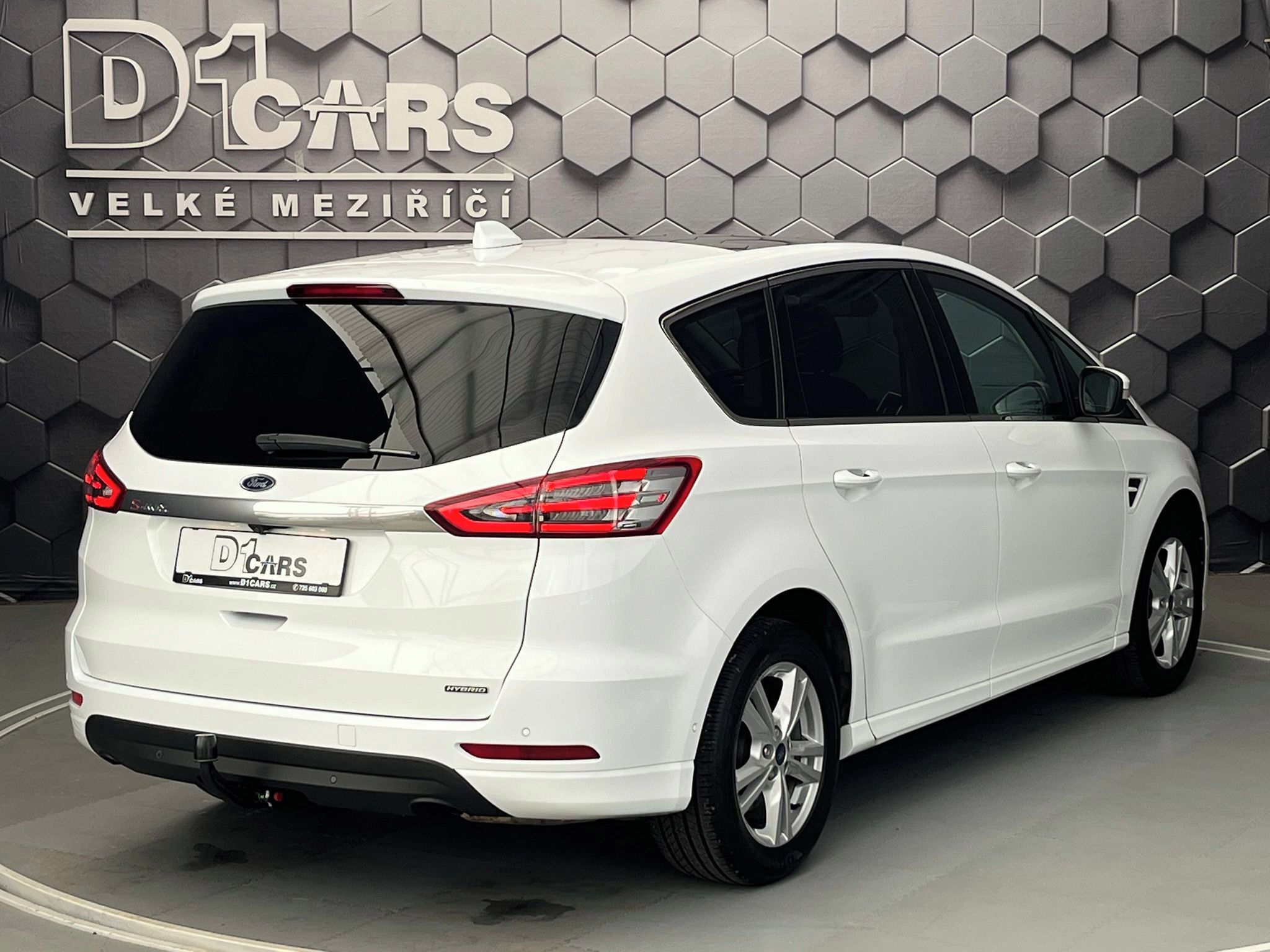 Ford S-MAX, 2.5 HEV TITANIUM 7 míst - fotka 4