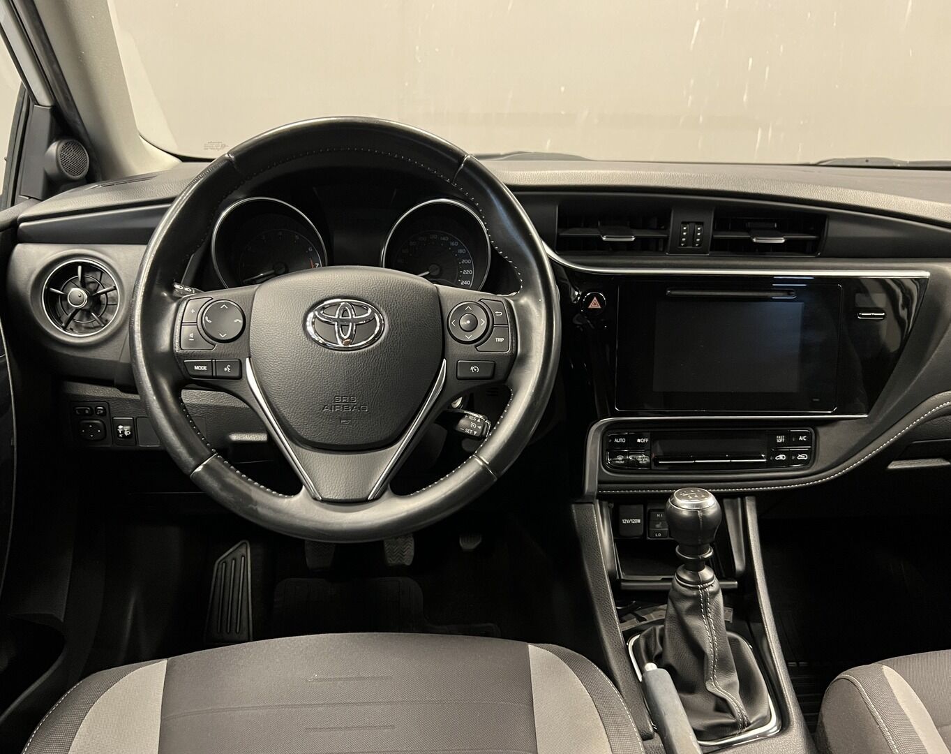 Toyota Auris, Valvematic Touring Sports - fotka 5