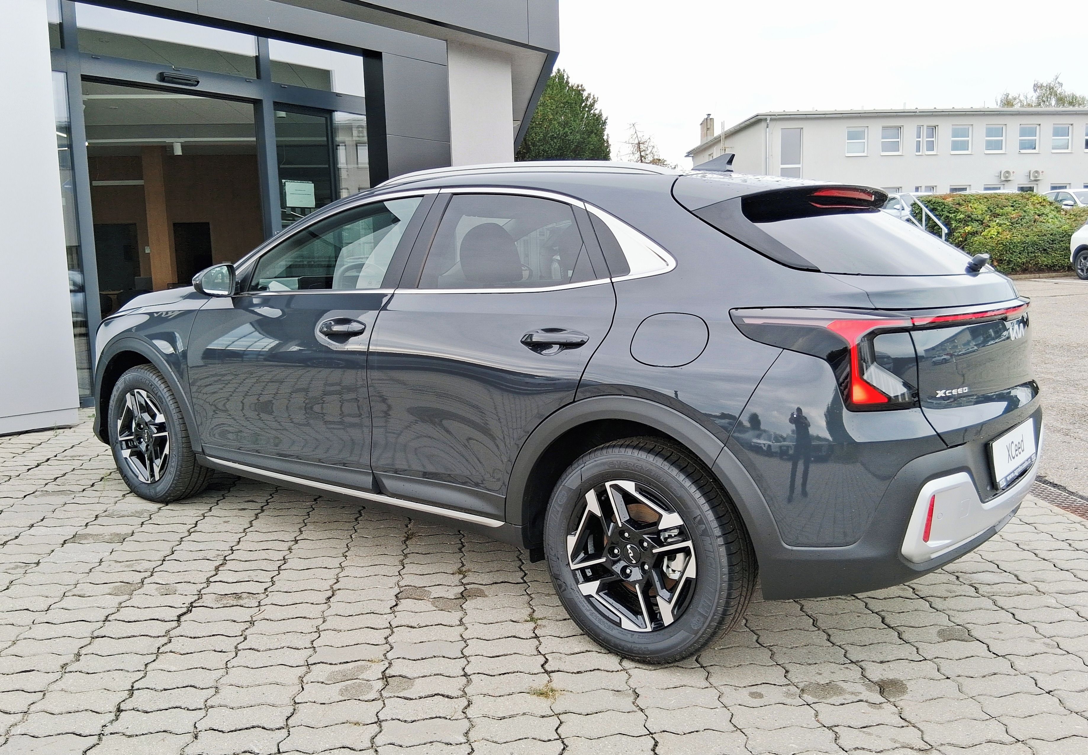 Kia XCee´d, 1,0 T-GDI 115k/85 kW Exclusive - fotka 3