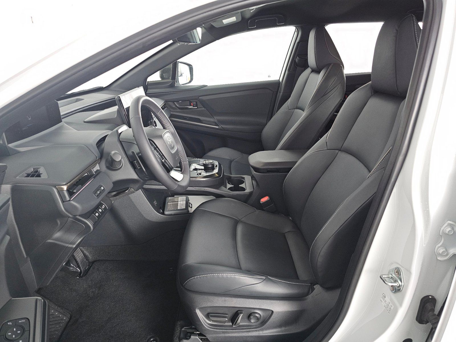 Toyota bZ4X, FACELIFT AWD 343k EXECUTIVE - fotka 6