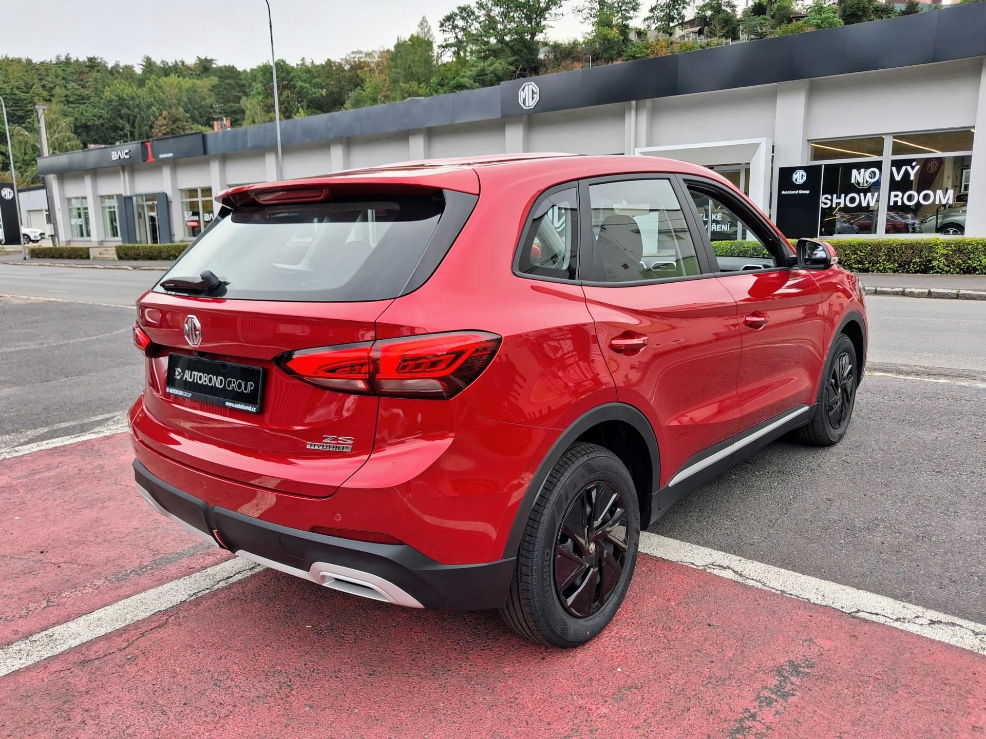 MG ZS, ESSENTIAL Hybrid+ 145kW 4×2 AT - fotka 5
