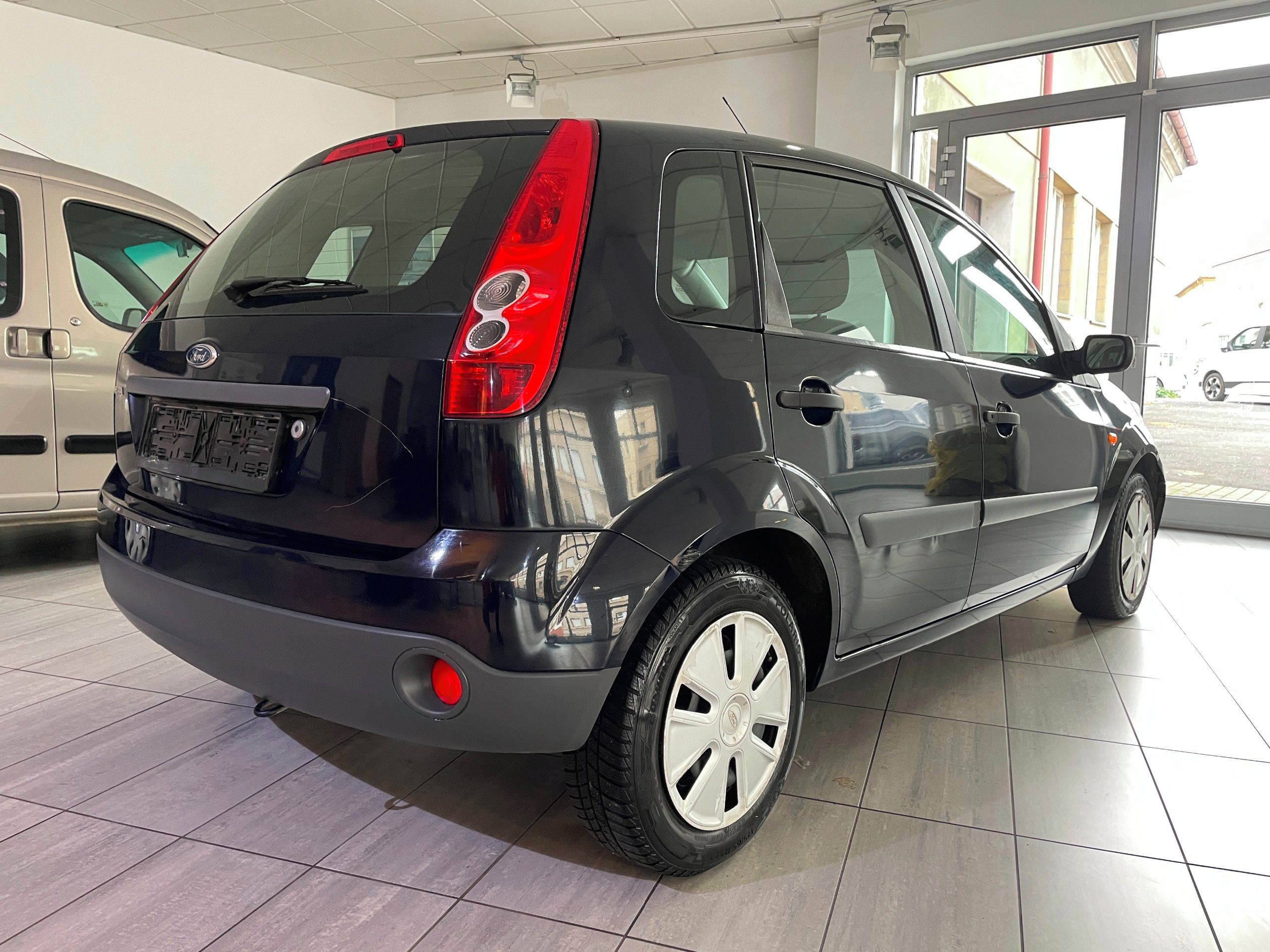 Ford Fiesta, Trend 1.3 Duratec 44kW - fotka 6