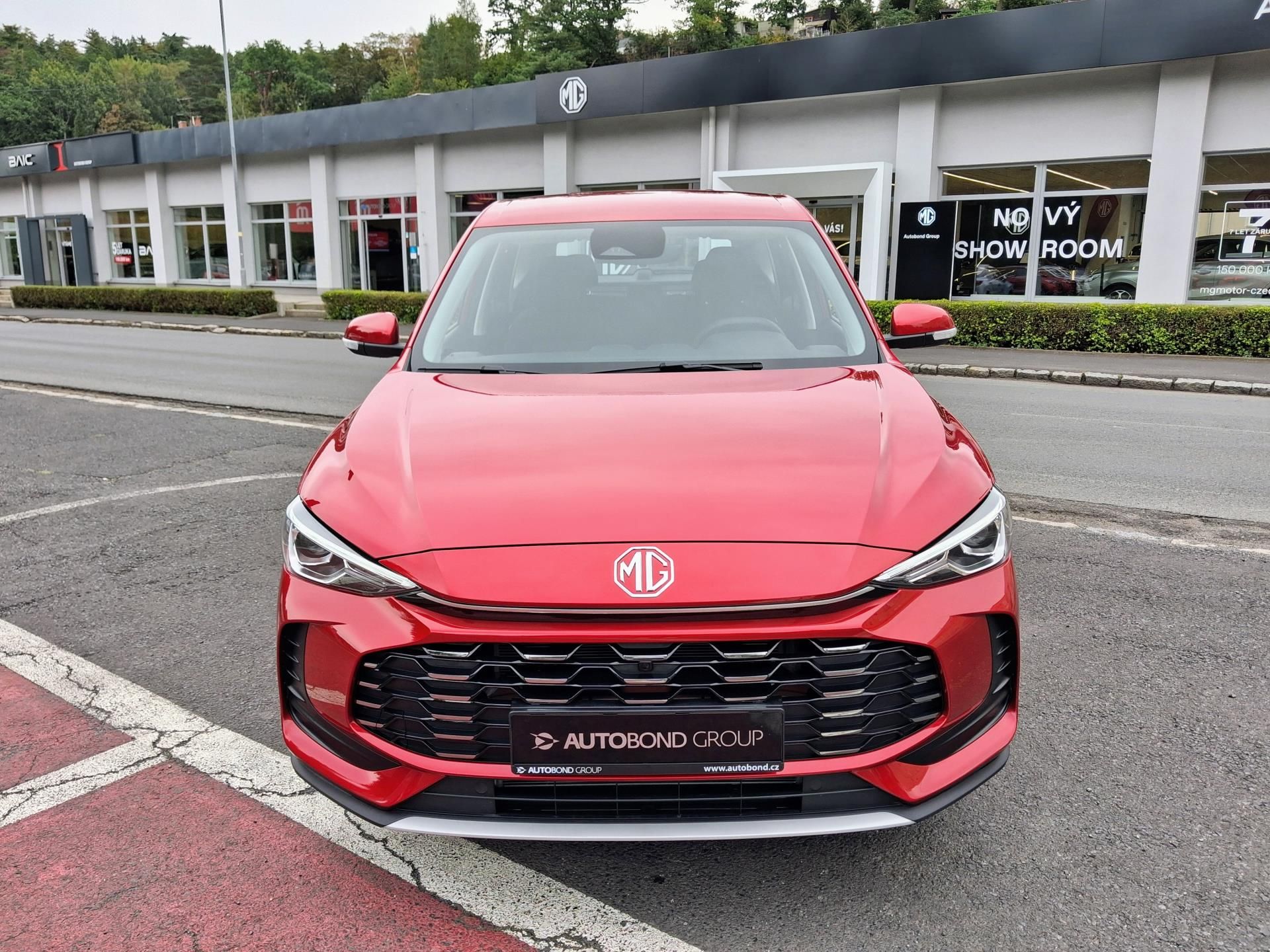 MG ZS, ESSENTIAL Hybrid+ 145kW 4×2 AT - fotka 2