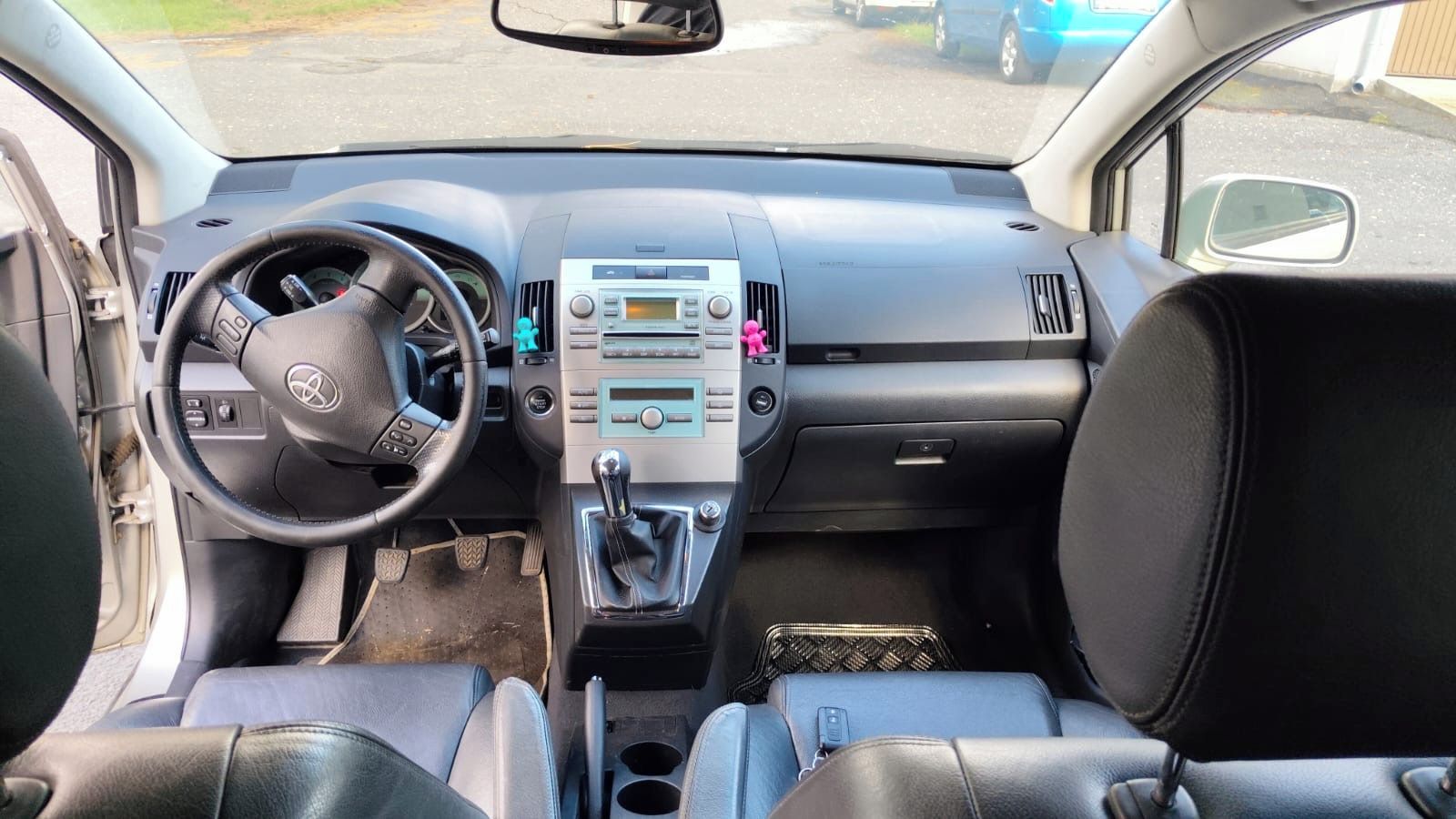 Toyota Corolla Verso, Litá letní kola + zimní - fotka 4