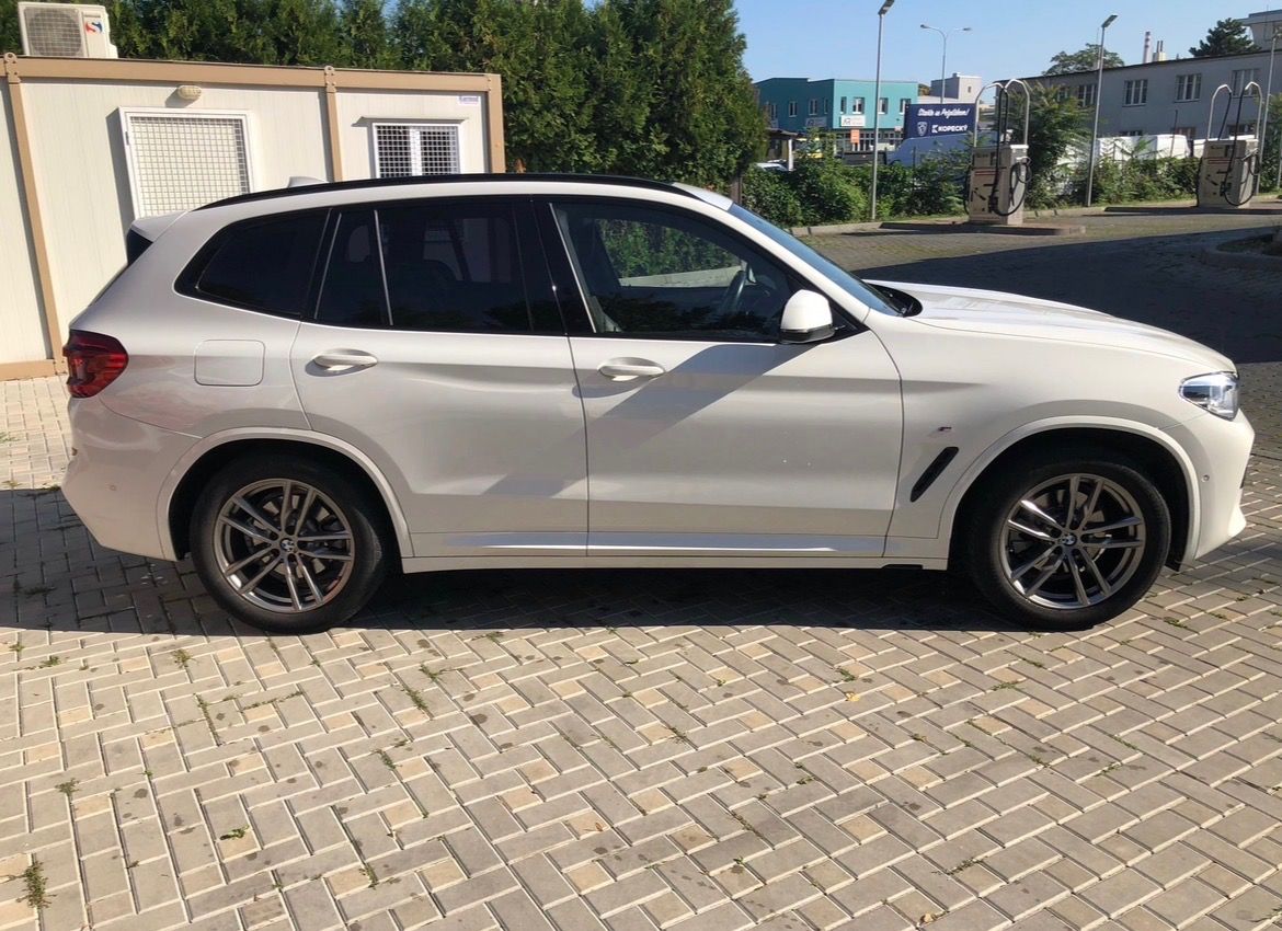 BMW X3, X drive 20I - fotka 2