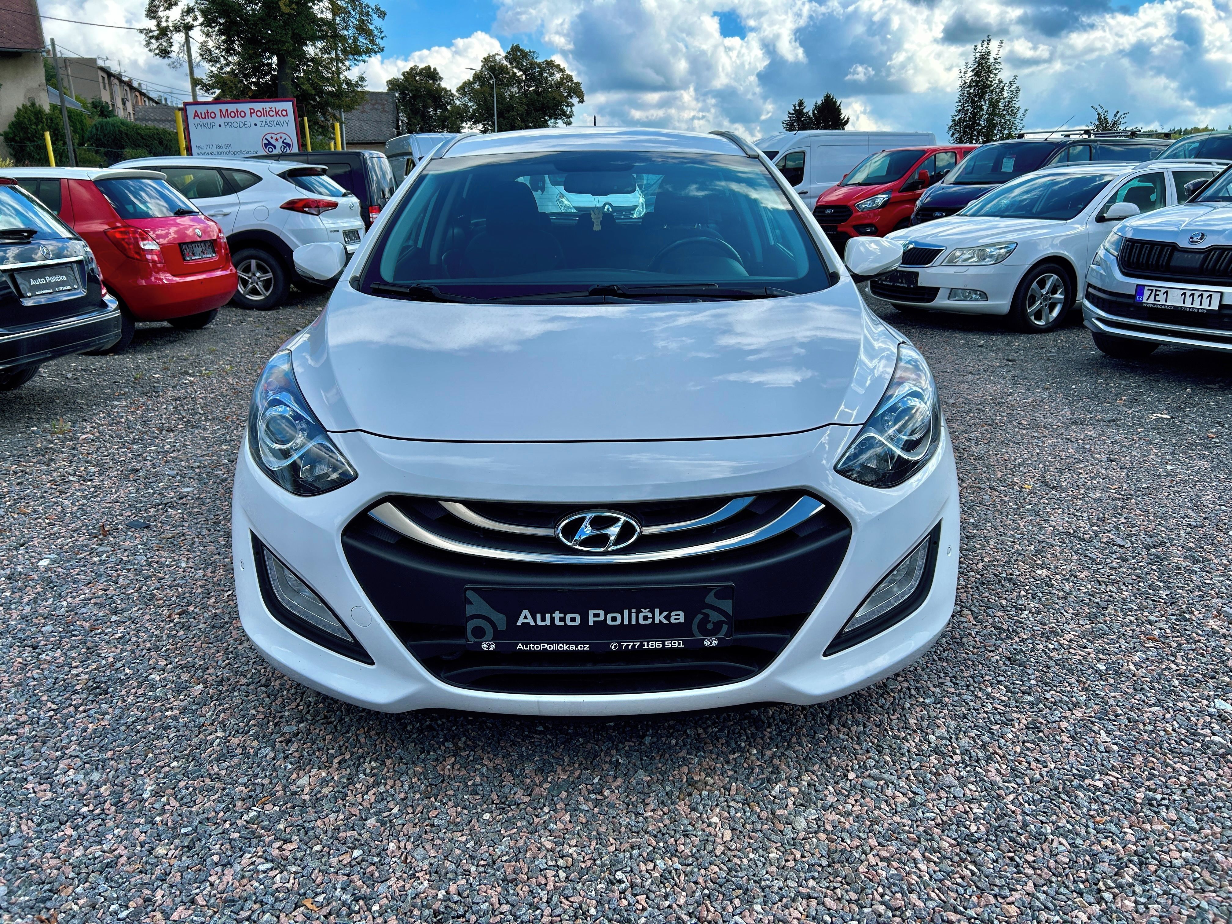 Hyundai i30, 1.6d 81 kW Servis,Stav,Výbava - fotka 3