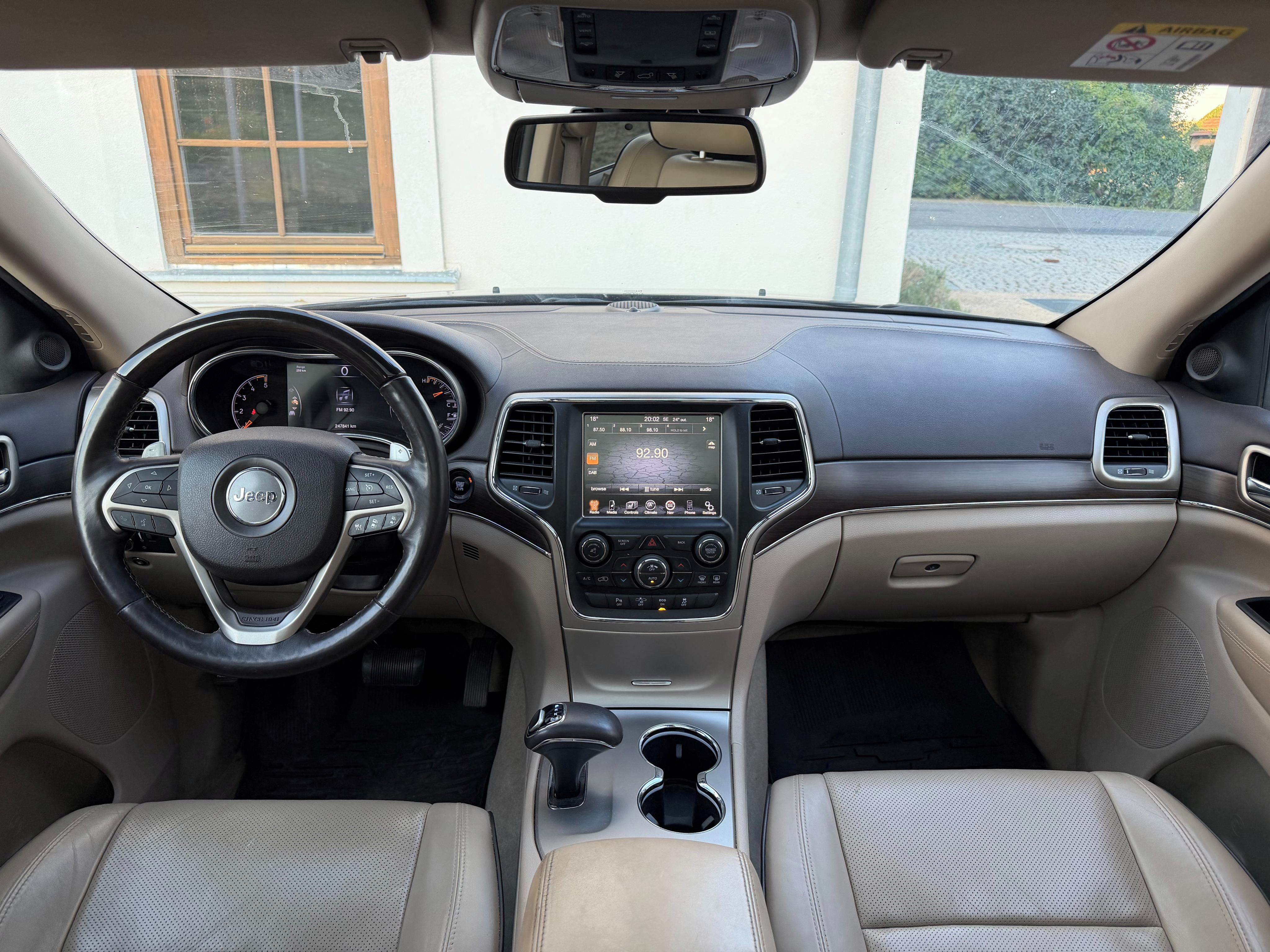 Jeep Grand Cherokee, Jeep Grand Cherokee Overland - fotka 4