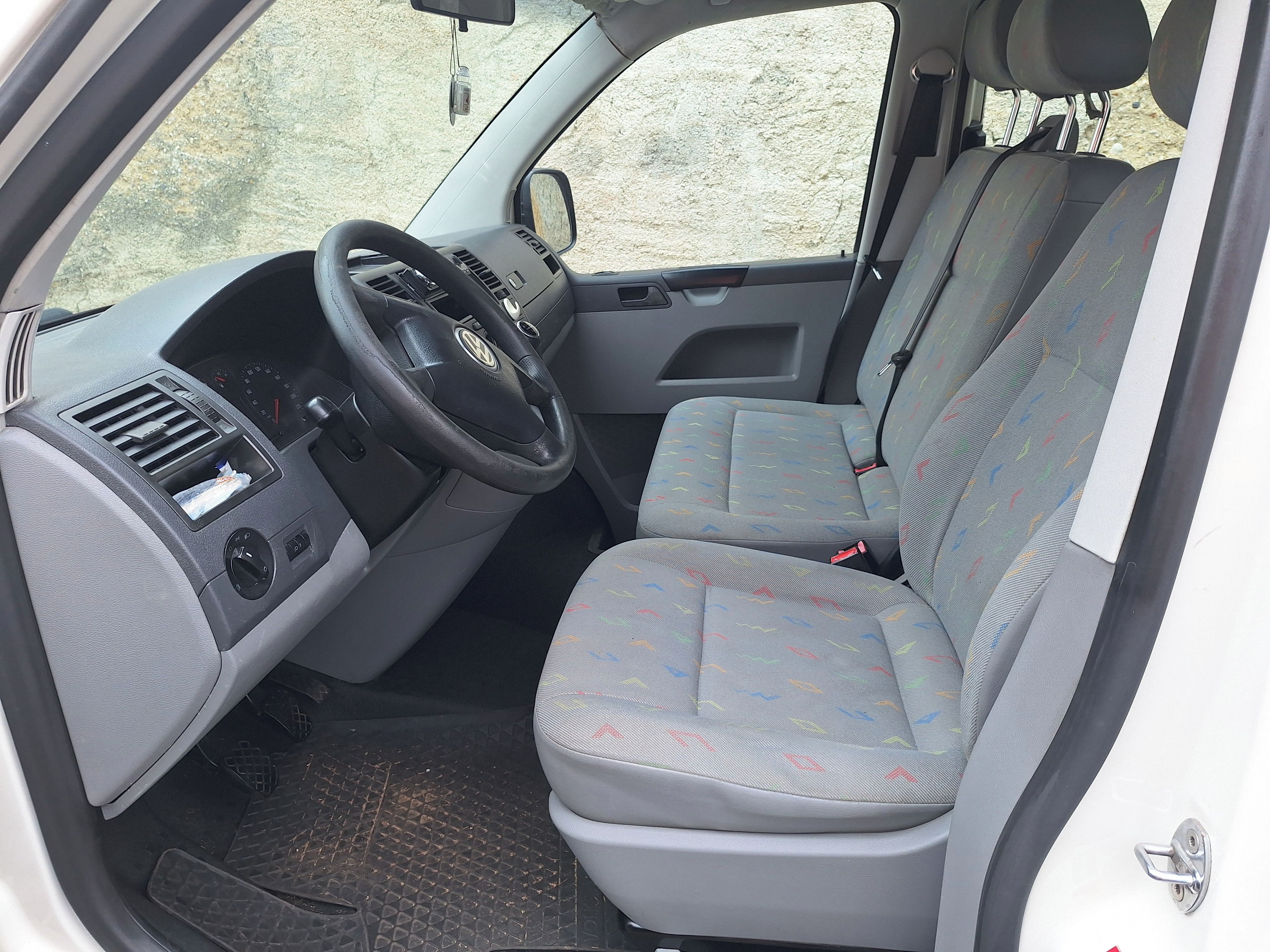 Volkswagen Transporter, Transporter 9 míst, T5 2,5t ta - fotka 2