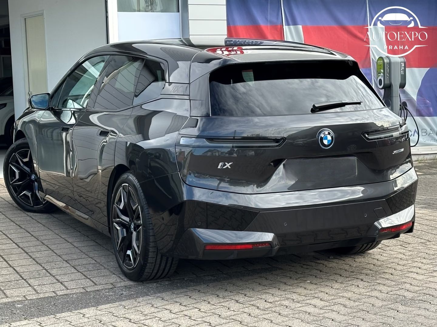 BMW iX, xDrive50 SPORTPAKET* - fotka 3