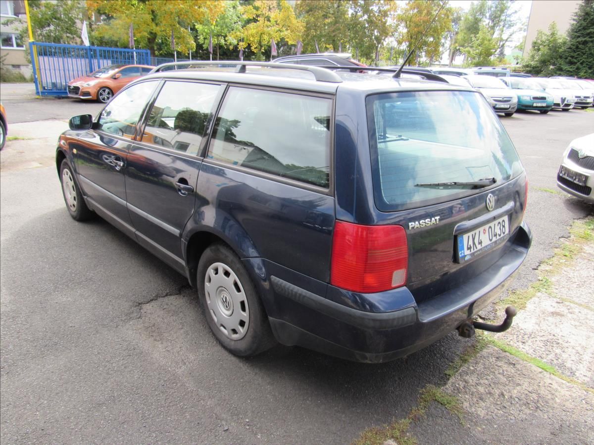 Volkswagen Passat, 1,6 i 74kW Combi - fotka 4