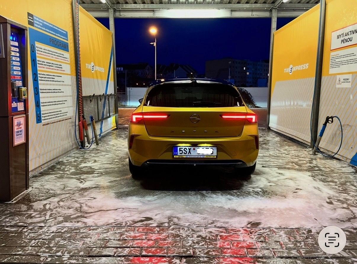 Opel Astra, Maximální výbava, jiný vzhled - fotka 4