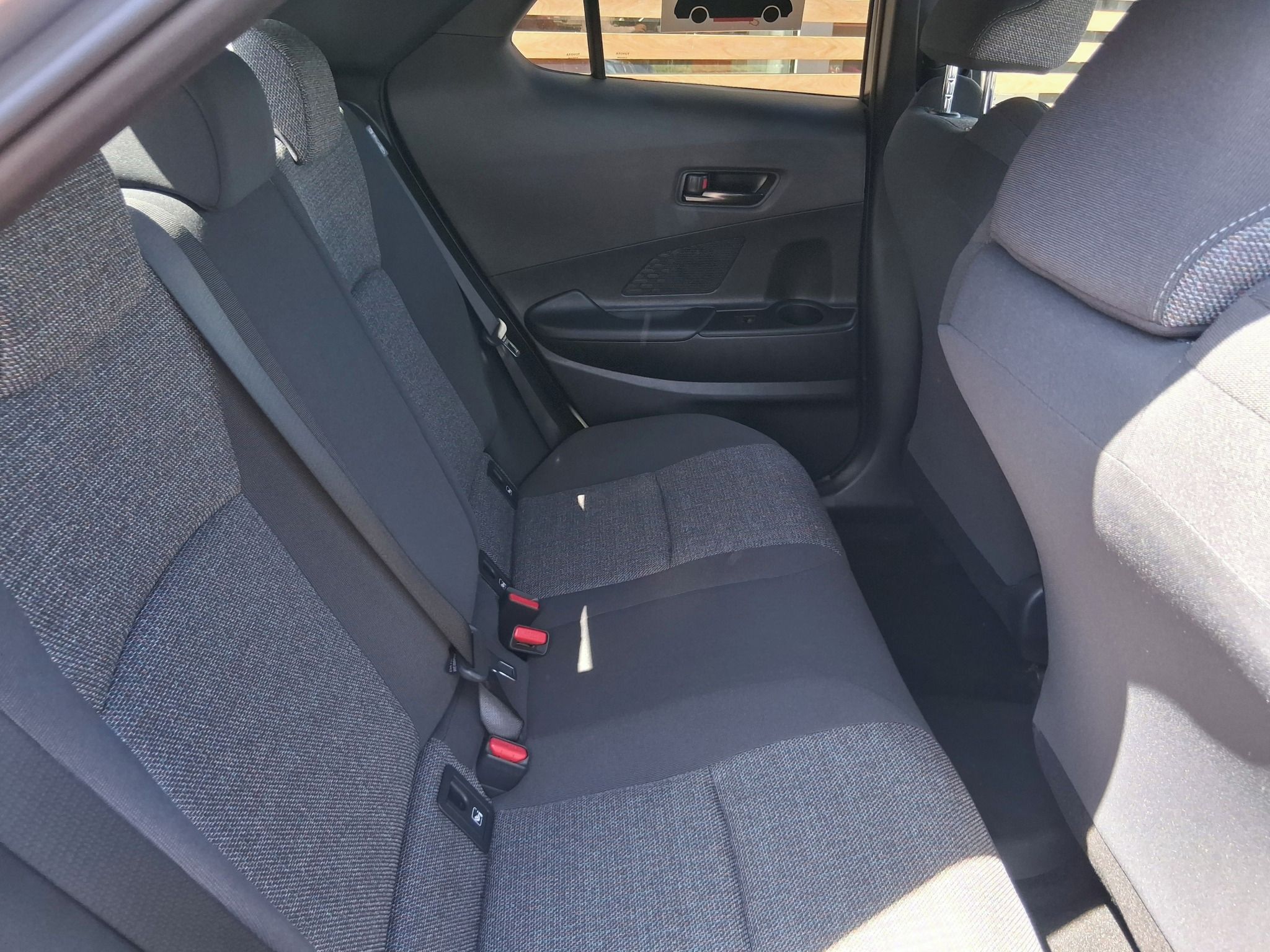 Toyota C-HR, C-HR stříbrná STYLE - fotka 6
