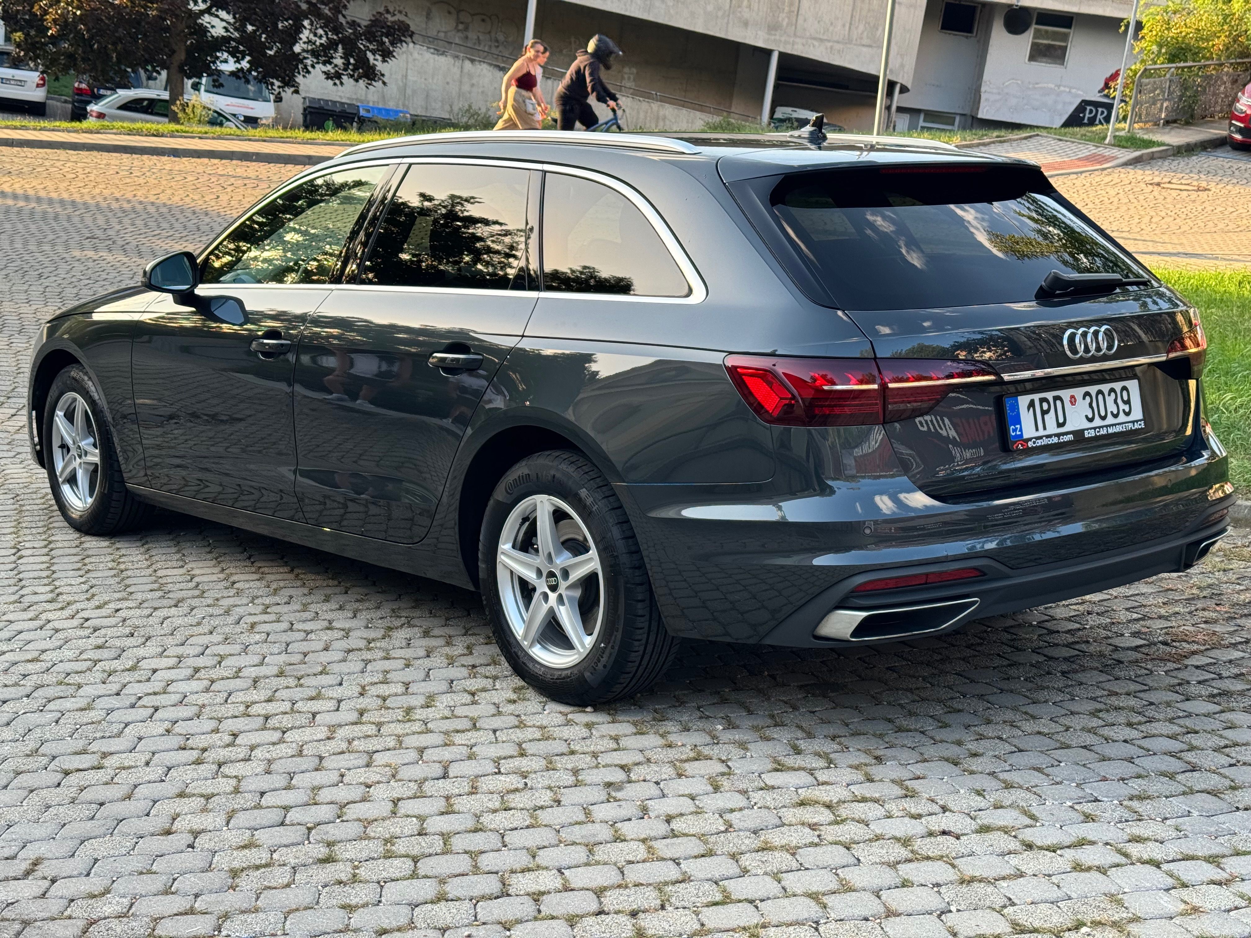 Audi A4 Avant, 2.0TDI DSG - fotka 5