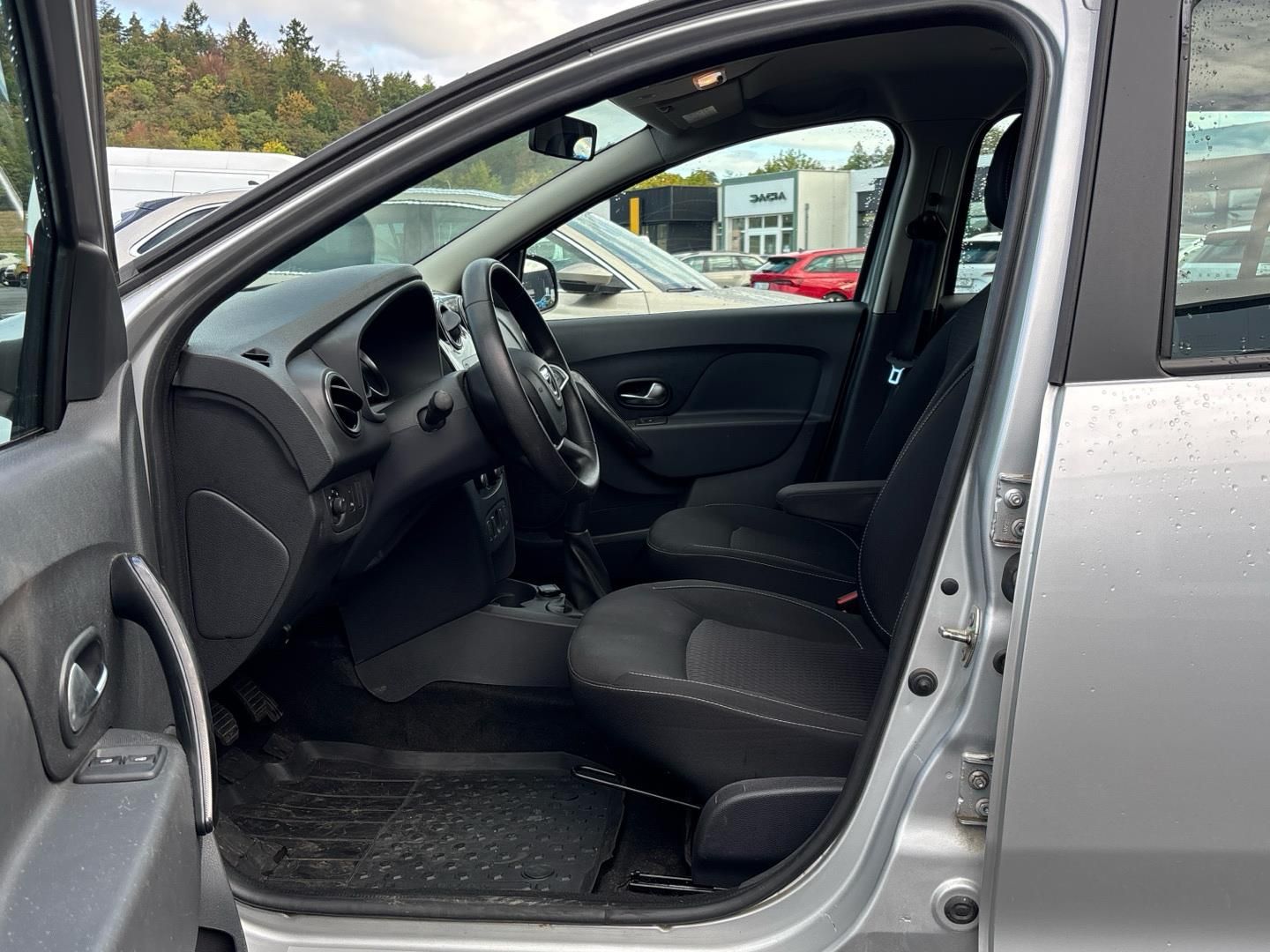 Dacia Logan, 1.0 TCe / 54 kW - fotka 6