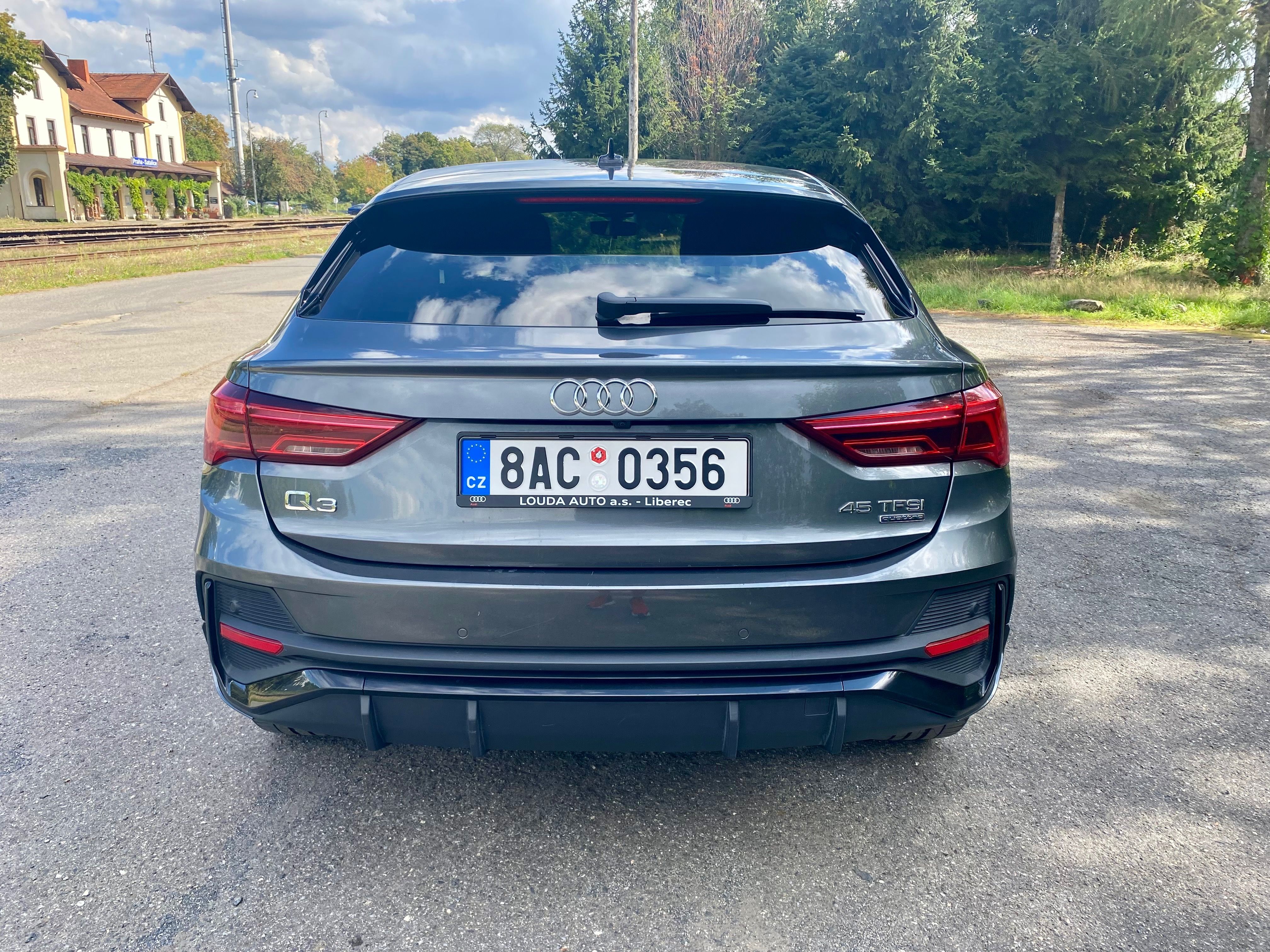 Audi Q3, Sline, 45 TFSI Q 1maj-ČR-tažné - fotka 5