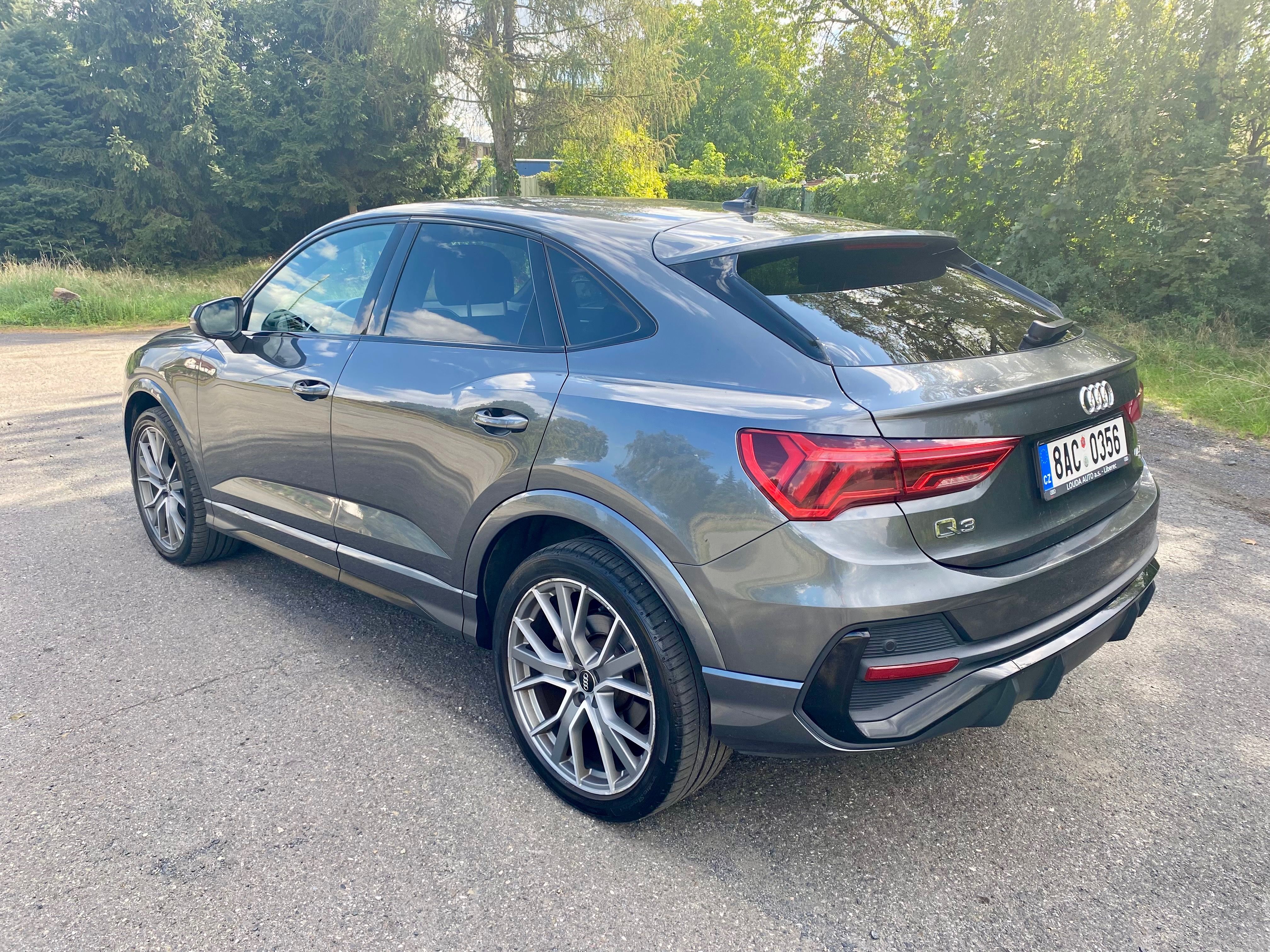 Audi Q3, Sline, 45 TFSI Q 1maj-ČR-tažné - fotka 4