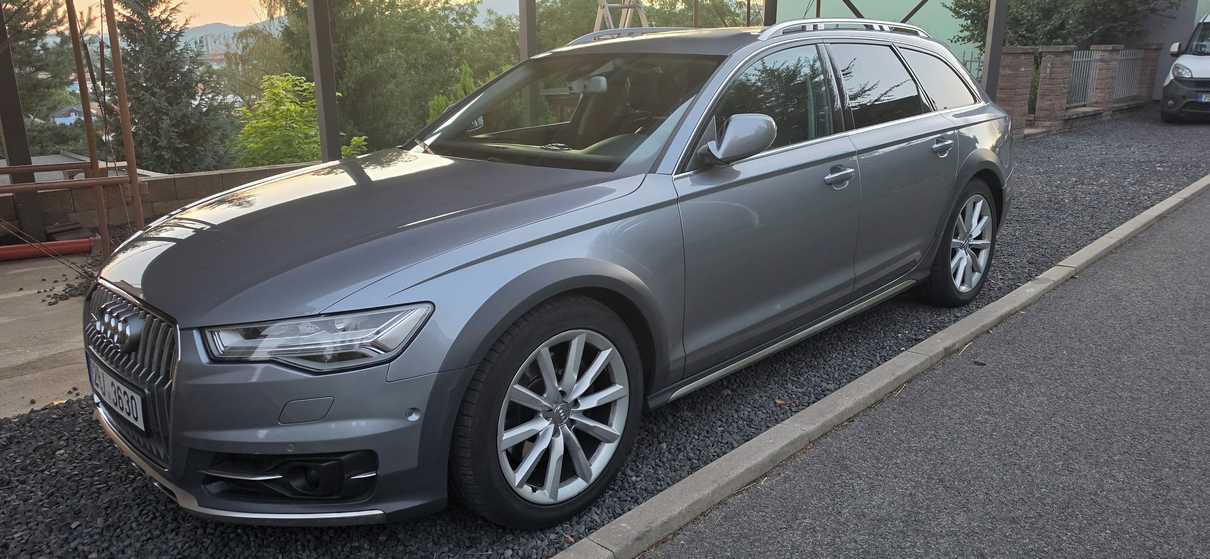 Audi A6 allroad, 3.0 TDI V6 - fotka 2