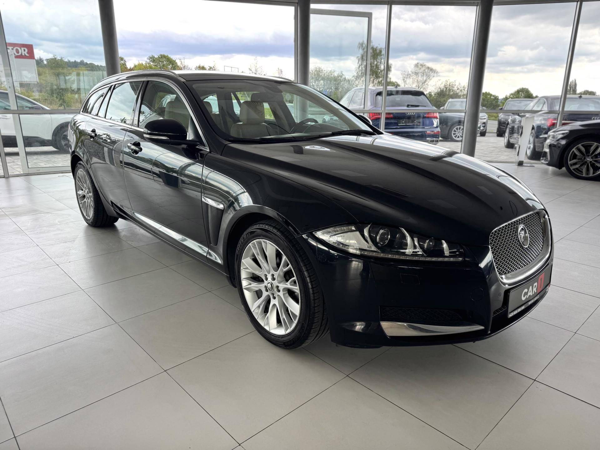 Jaguar XF, 2,2d 147kW*AUT*Navi*Kamera - fotka 4