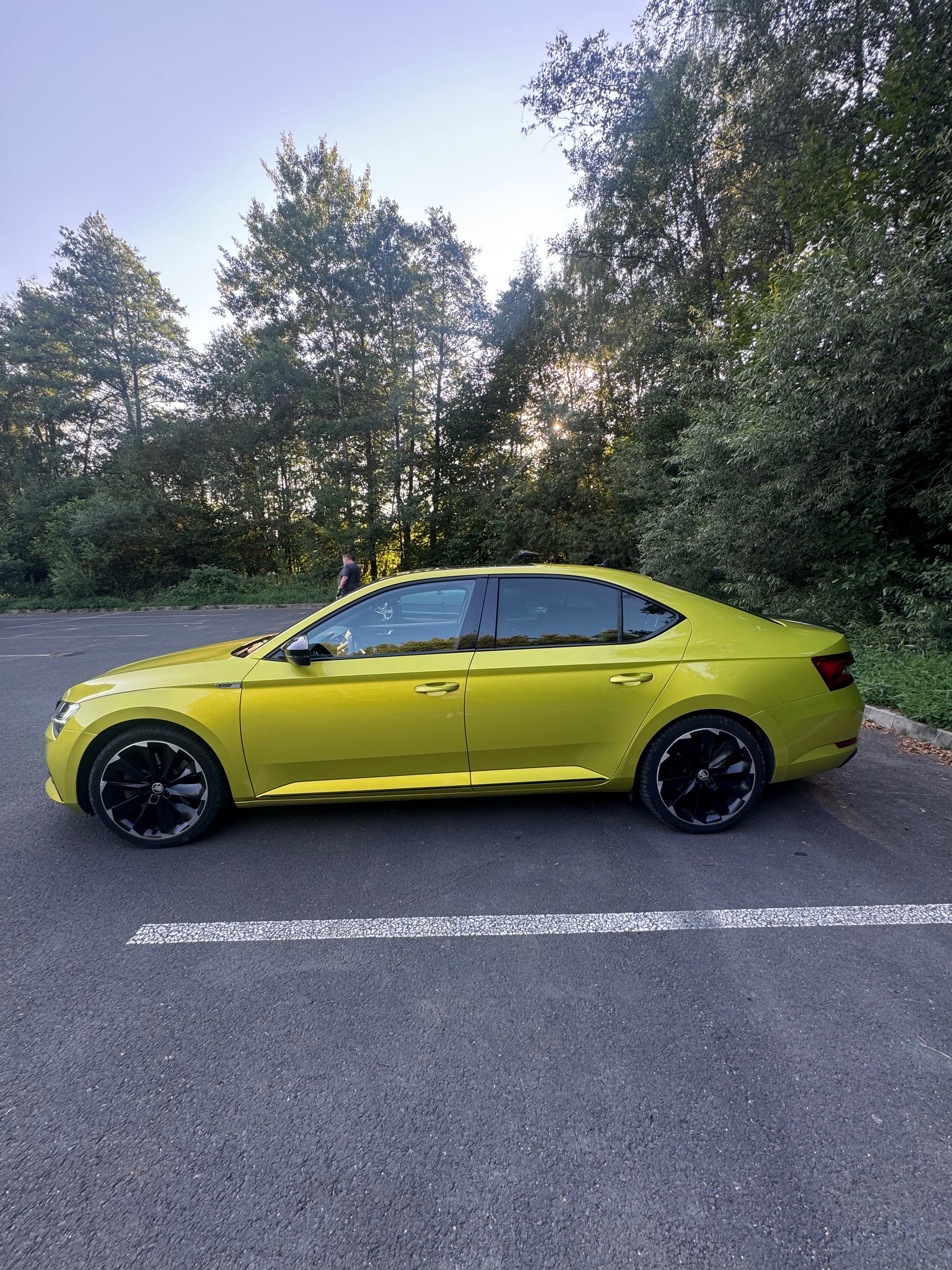 Škoda Superb, Škoda Superb Sportline 200kw - fotka 3