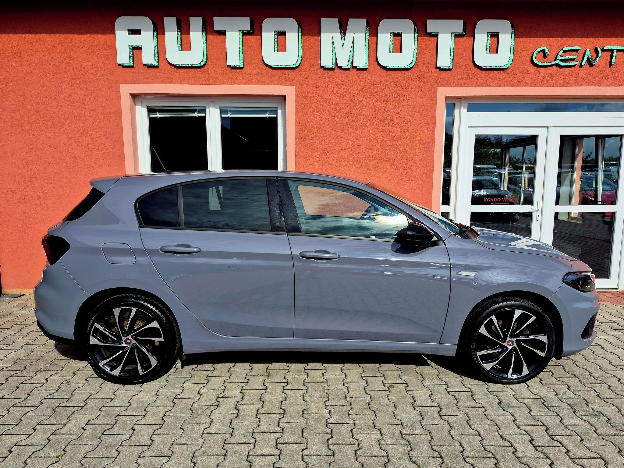 Fiat Tipo, 1.4 TURBO  S-Design 88 kW Grig - fotka 6