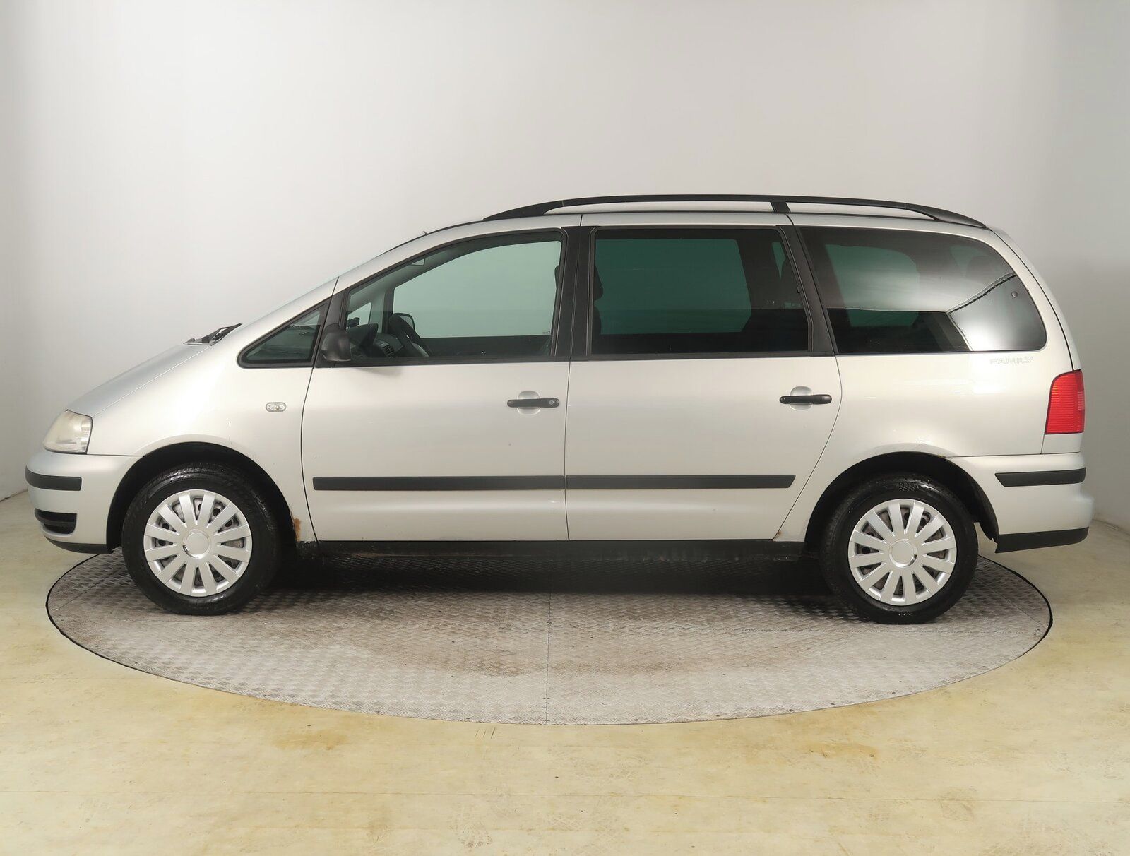 Volkswagen Sharan, 1.9 TDI , 7 míst, Tažné - fotka 3