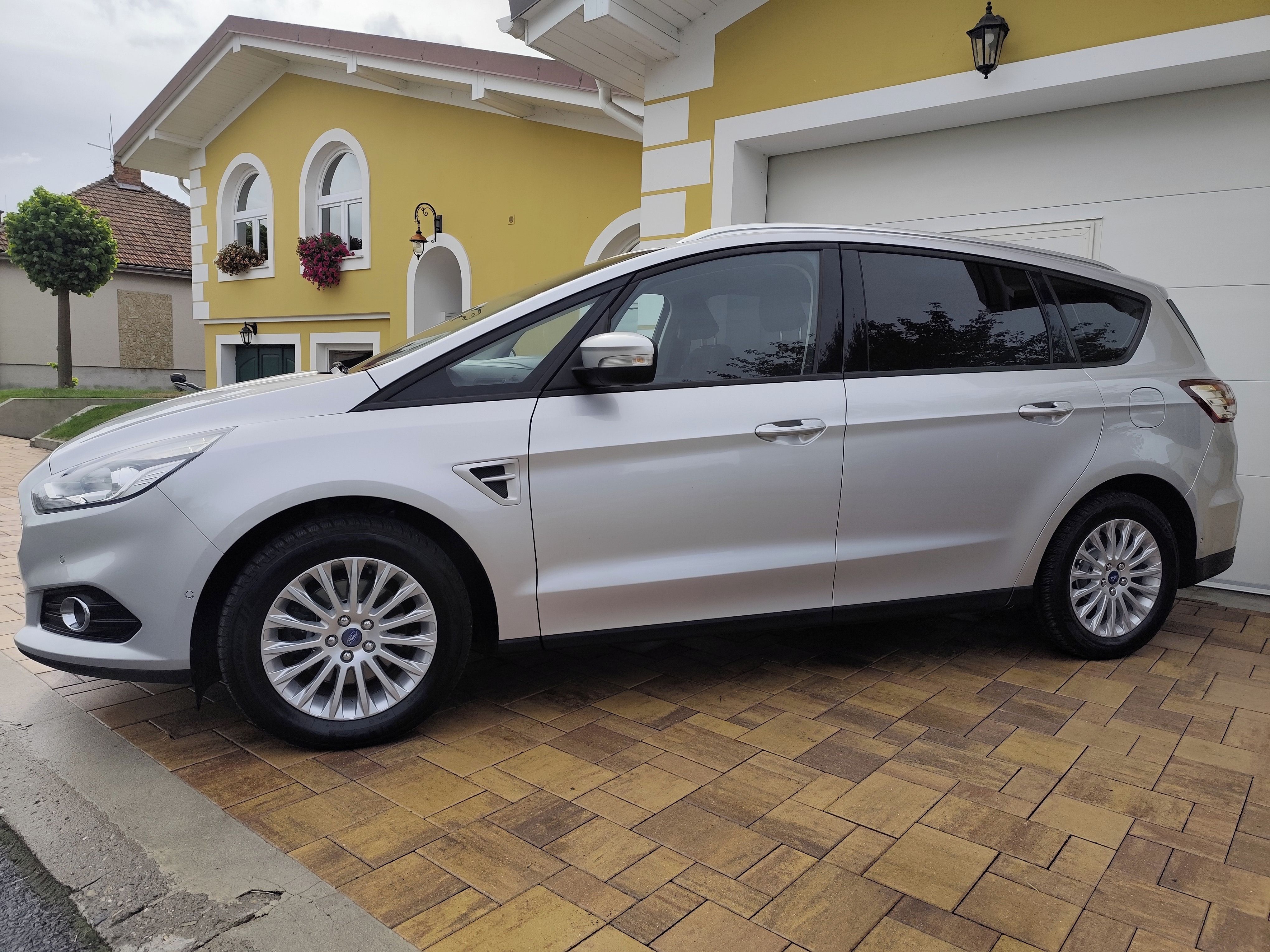 Ford S-MAX, 1.5Ecob118KW-novérozvody,7míst - fotka 4