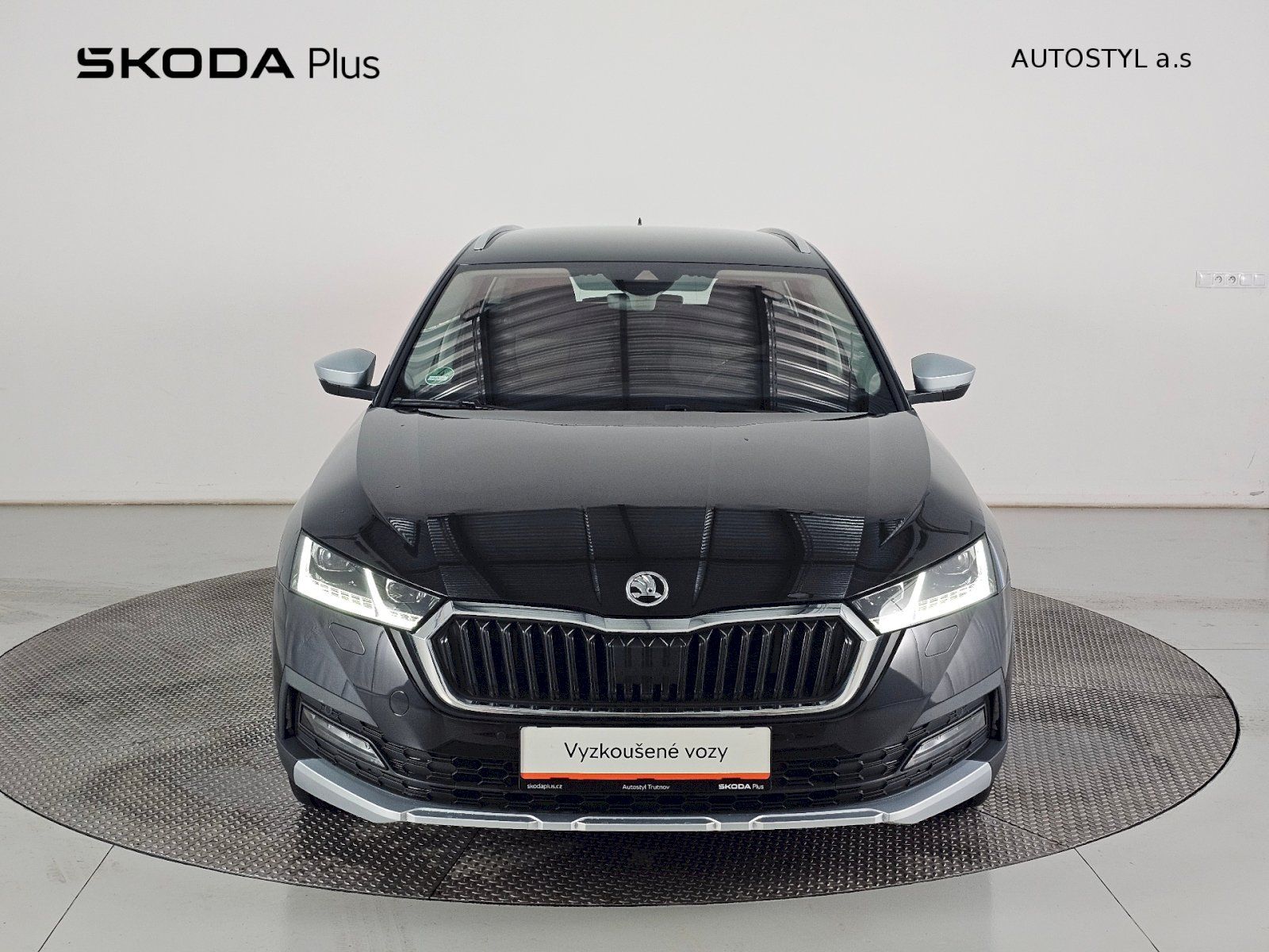 Škoda Octavia, 2.0TDI 4x4 110kW DSG SCOUT TAŽ - fotka 4