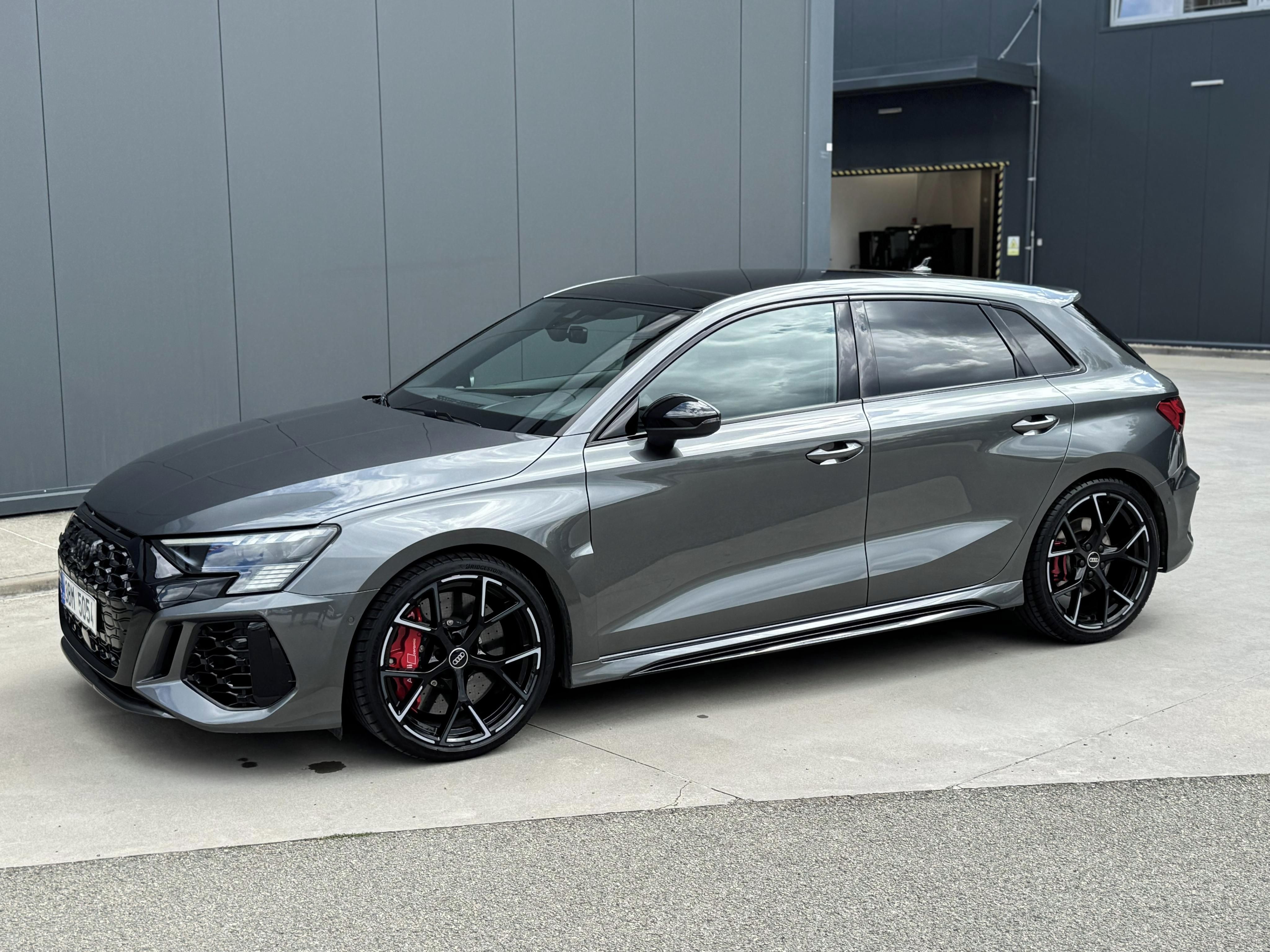 Audi RS3, Sportback 2,5 TFSI quattro 294